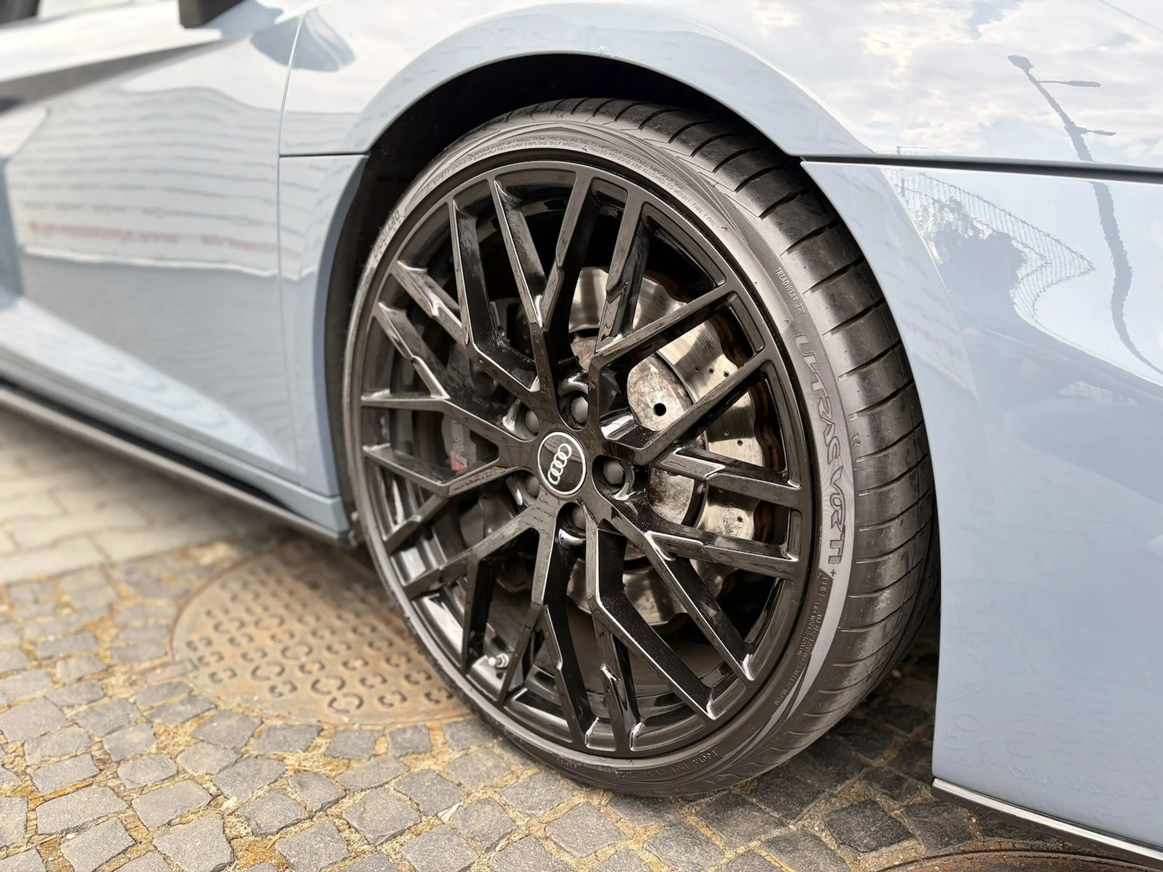 Audi R8 5.2 FSI quattro / 570PS / V10 FSI — photo 10