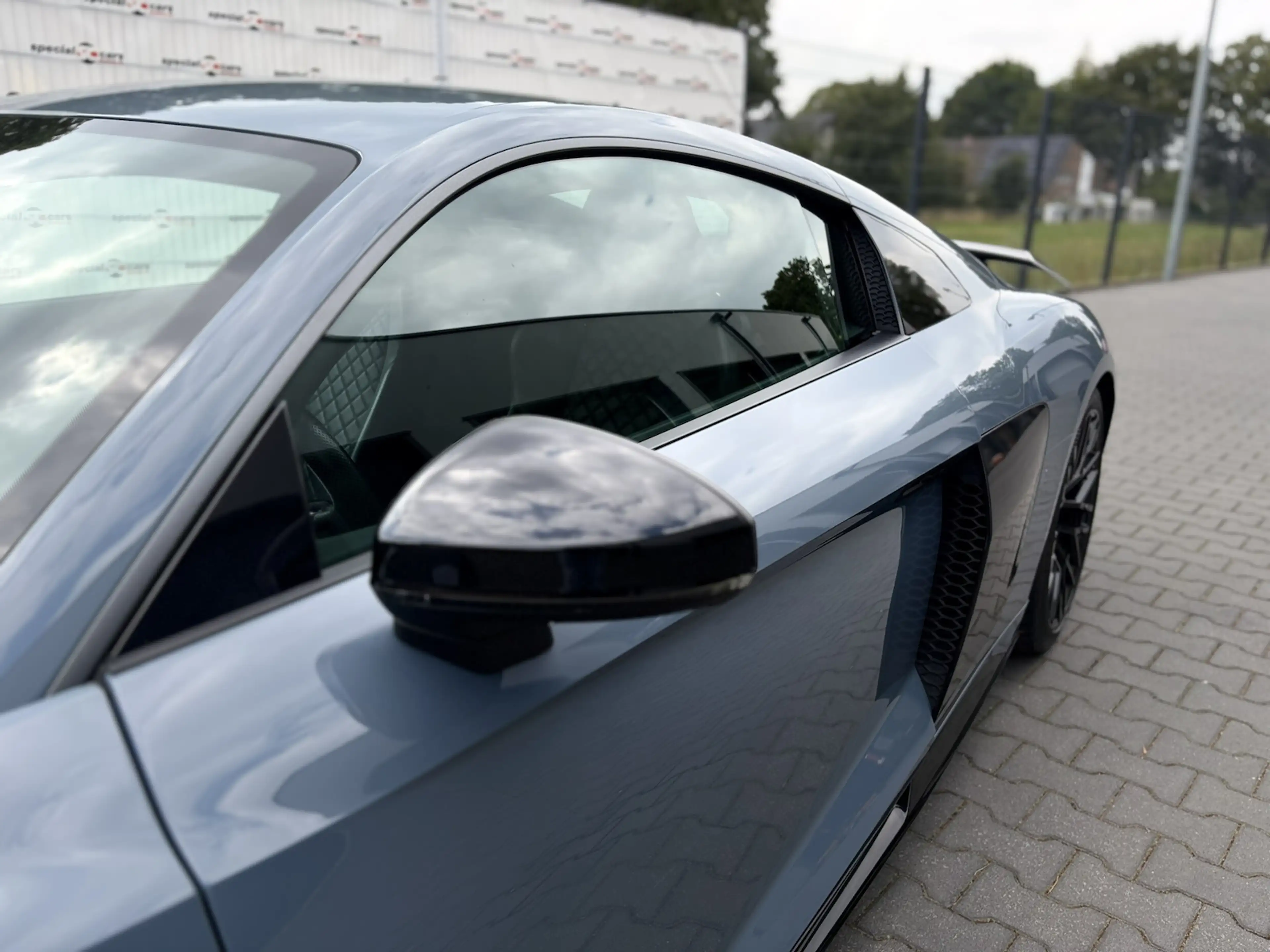 Audi R8 5.2 FSI quattro / 570PS / V10 FSI — photo 13