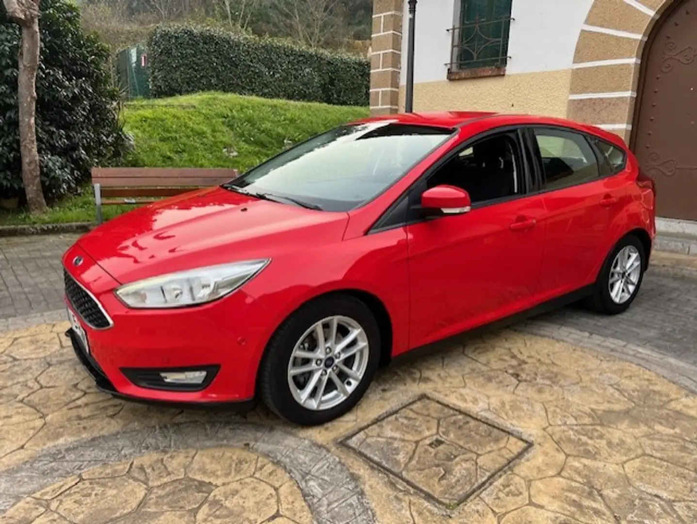 Ford Focus 1.0 Ecoboost Auto-S&S Trend+ 125 Rouge - 1