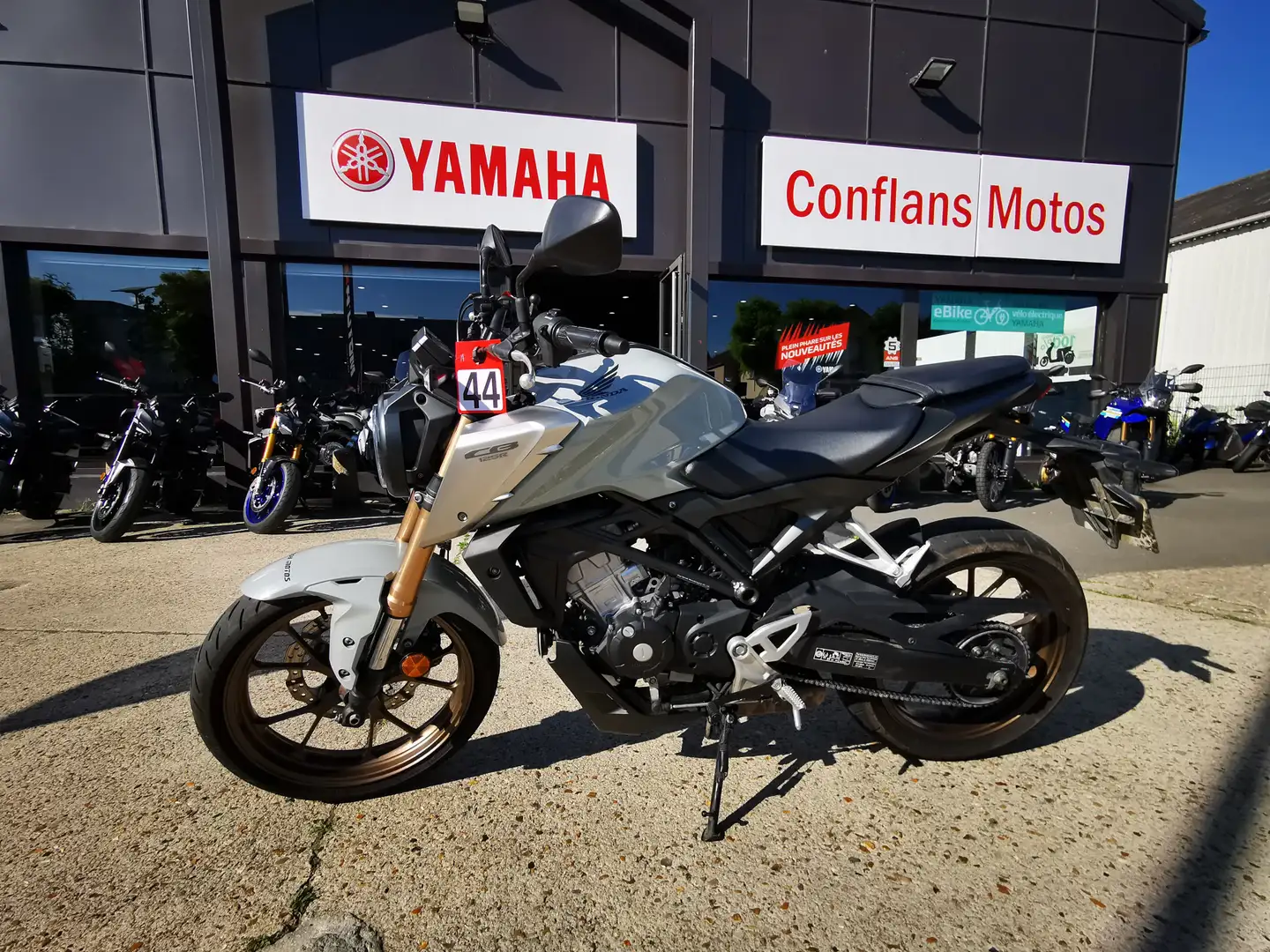 Honda CBR 125 Gri - 1