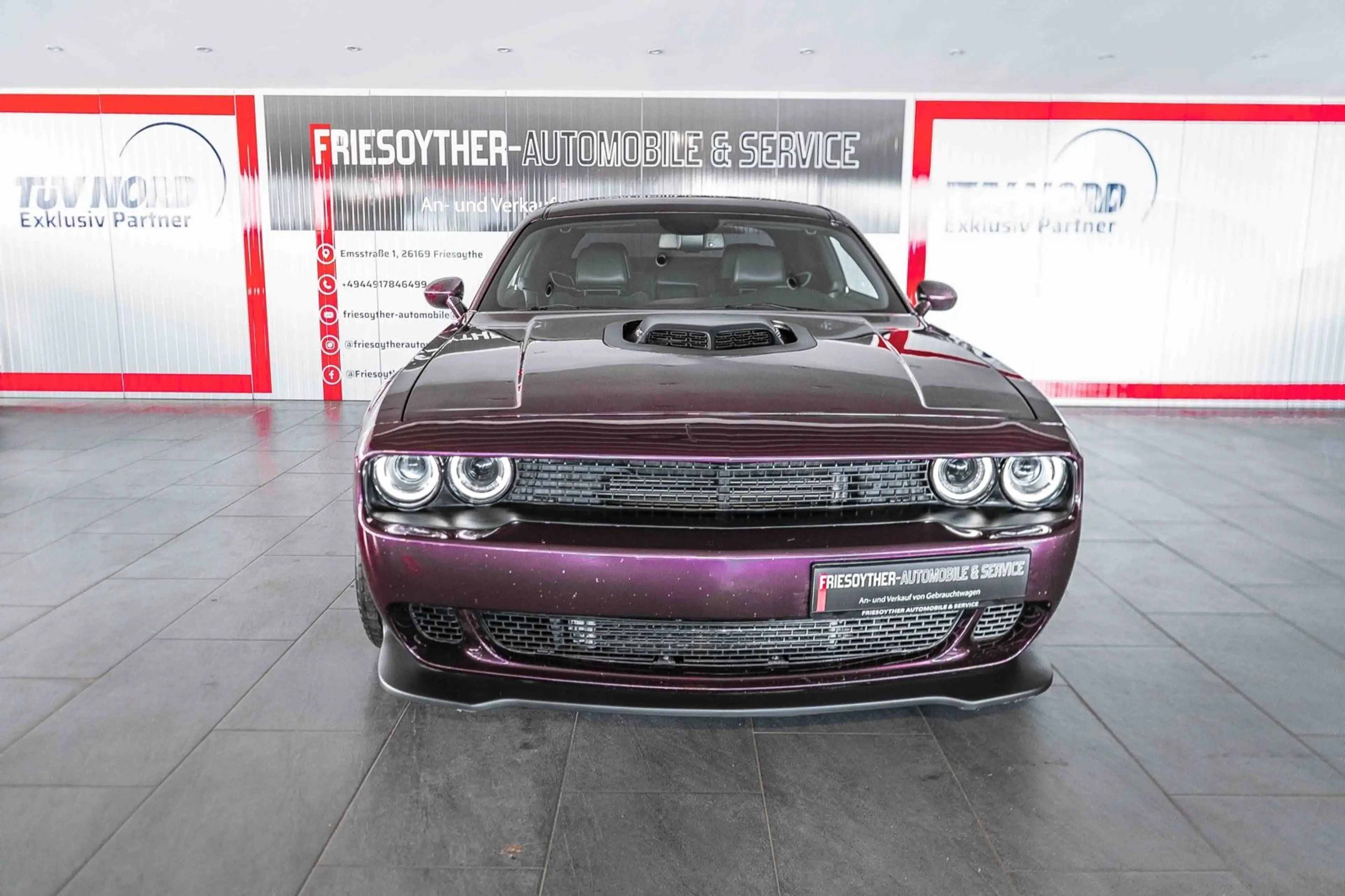 Dodge Challenger 6.4 V8 SRT WIDEBODY SCAT PACK SHAKER — photo 4