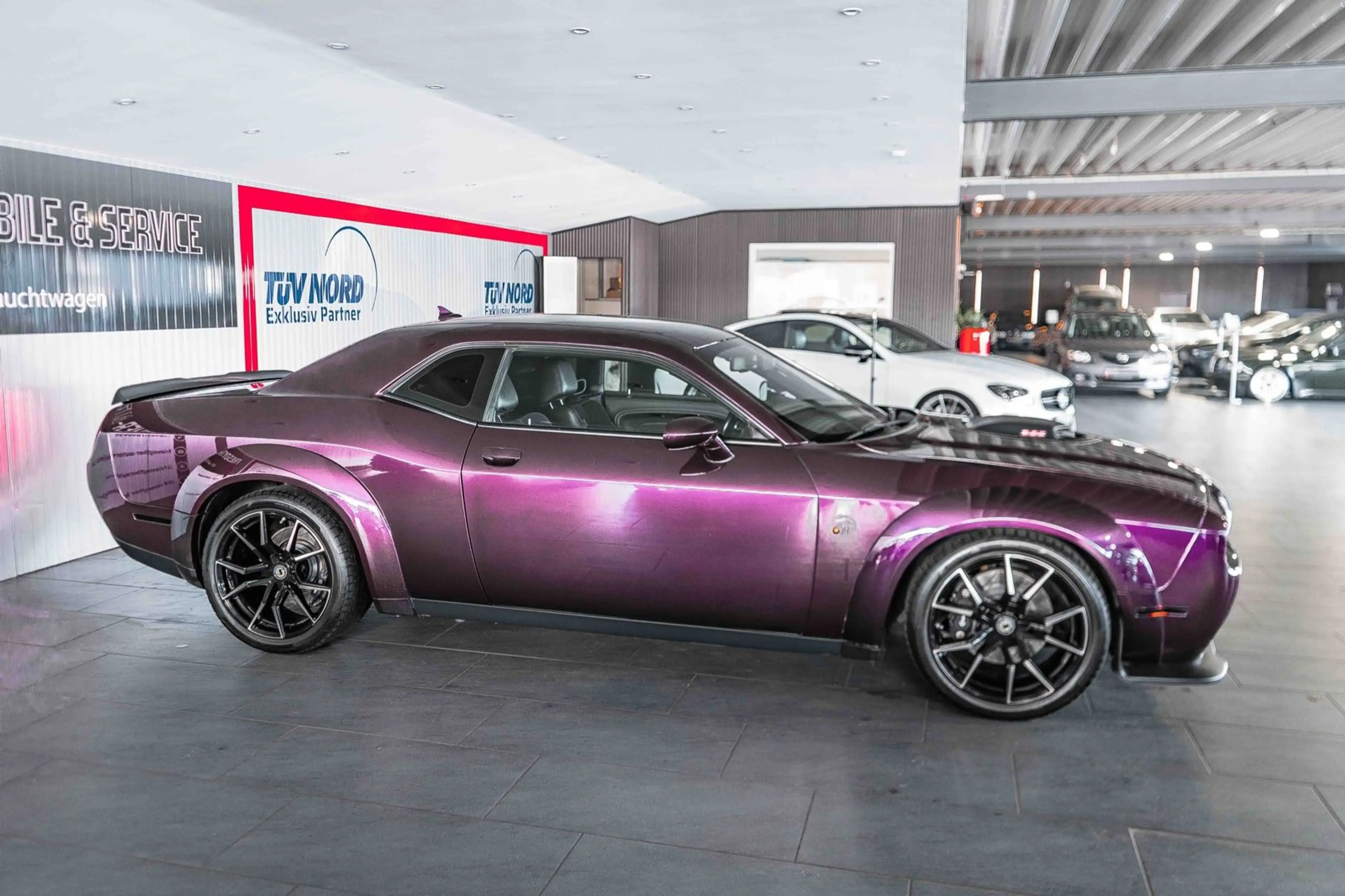 Dodge Challenger 6.4 V8 SRT WIDEBODY SCAT PACK SHAKER — photo 2