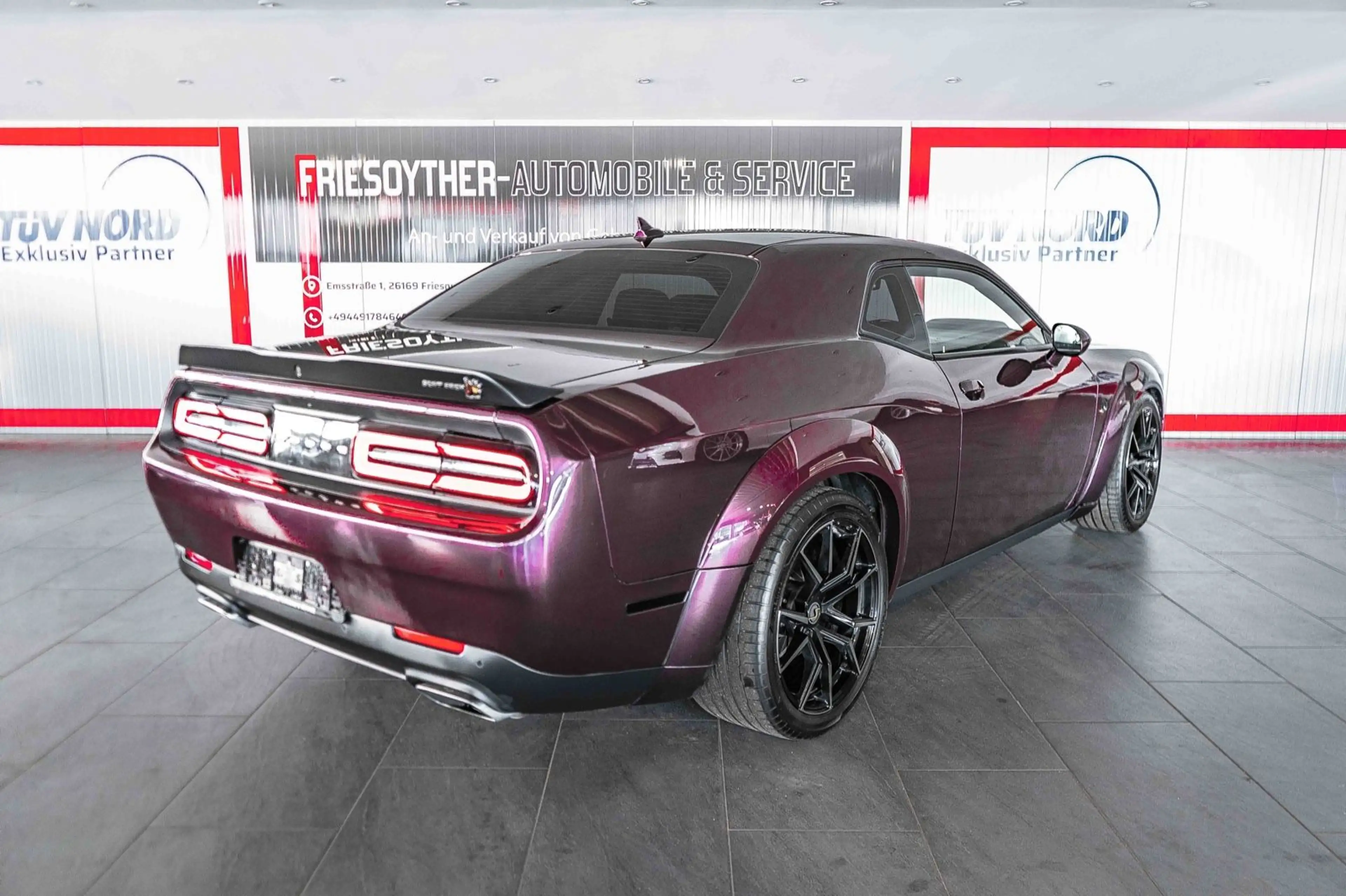 Dodge Challenger 6.4 V8 SRT WIDEBODY SCAT PACK SHAKER — photo 12