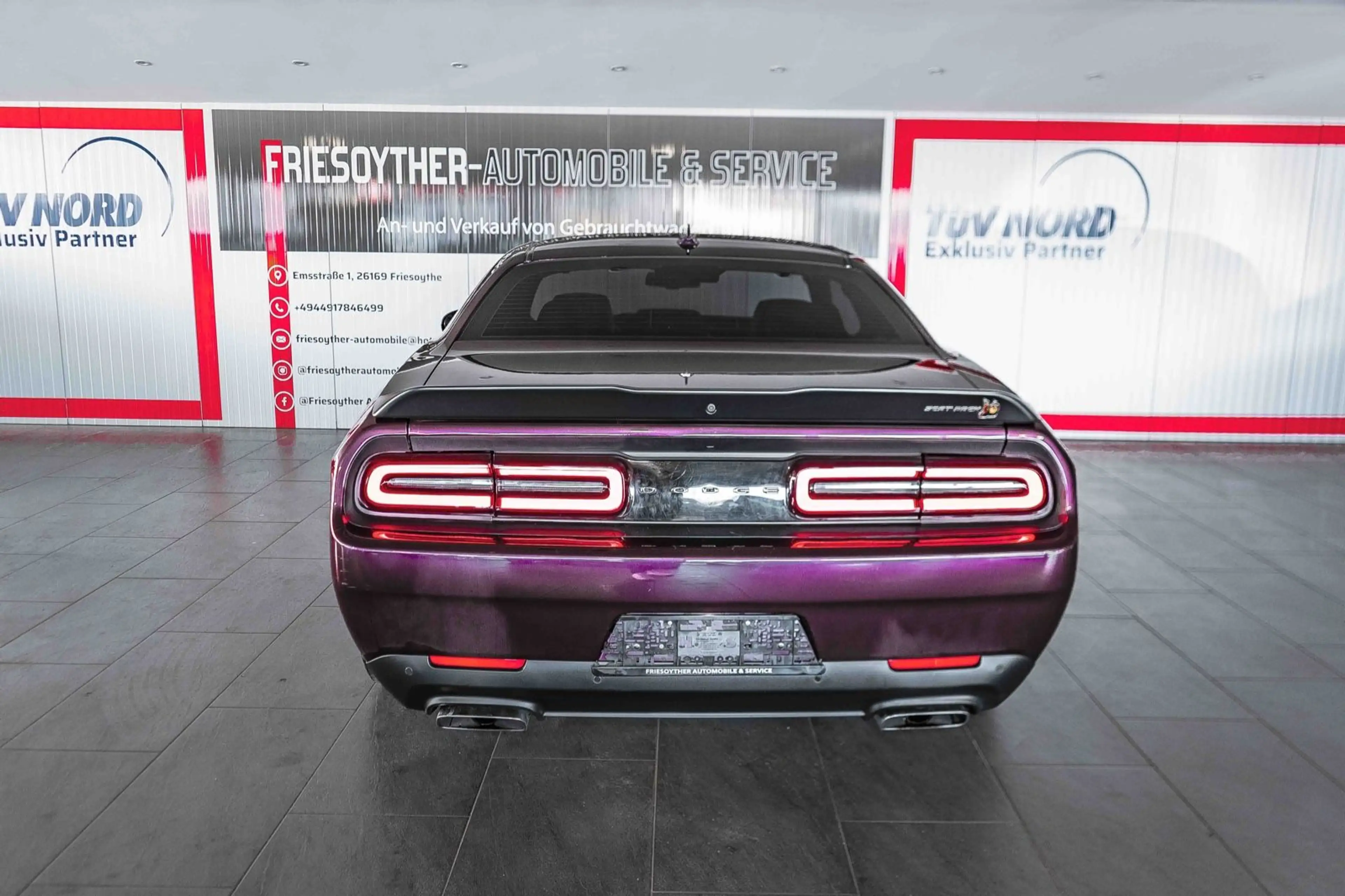 Dodge Challenger 6.4 V8 SRT WIDEBODY SCAT PACK SHAKER — photo 10
