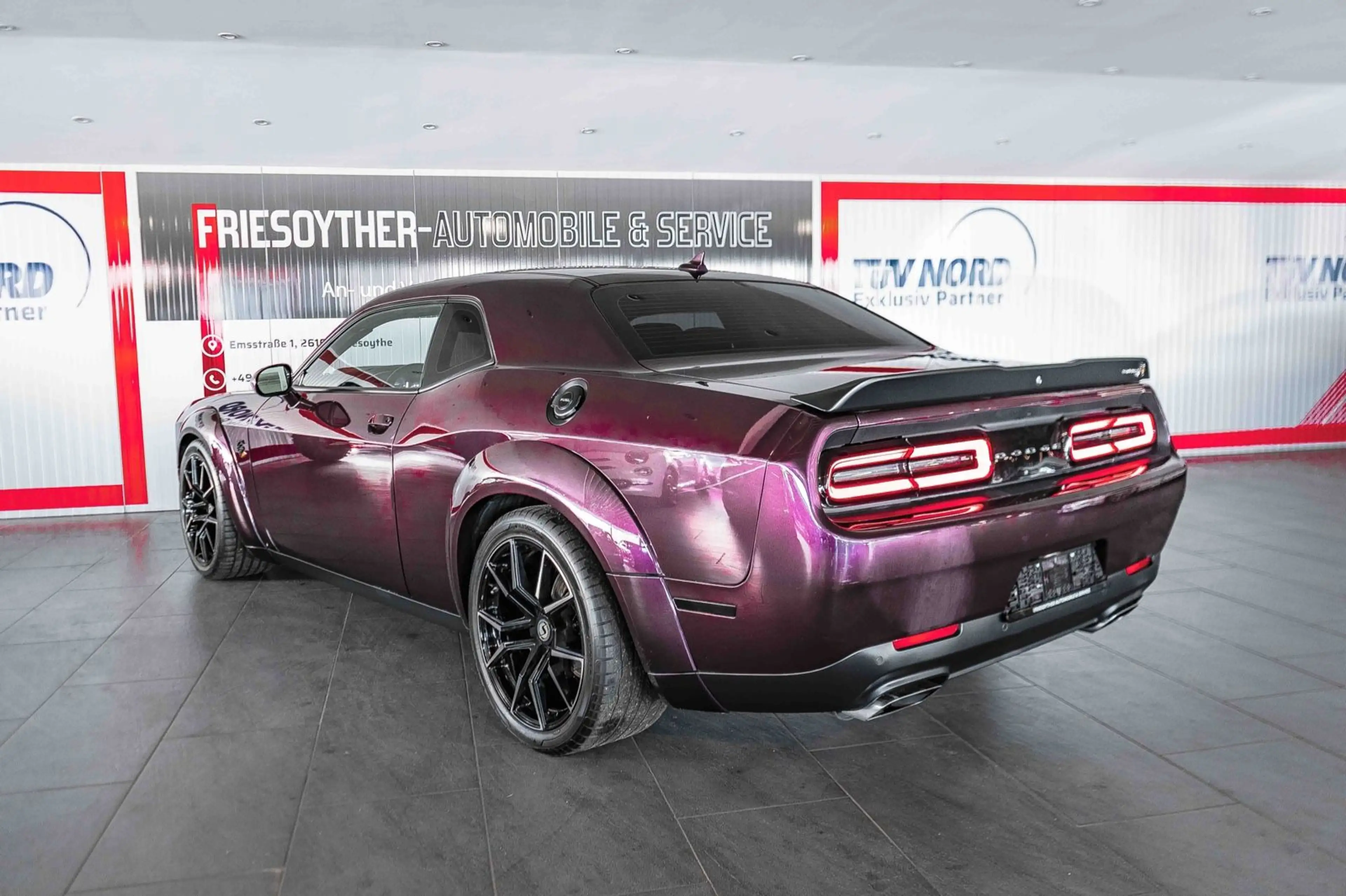 Dodge Challenger 6.4 V8 SRT WIDEBODY SCAT PACK SHAKER — photo 9