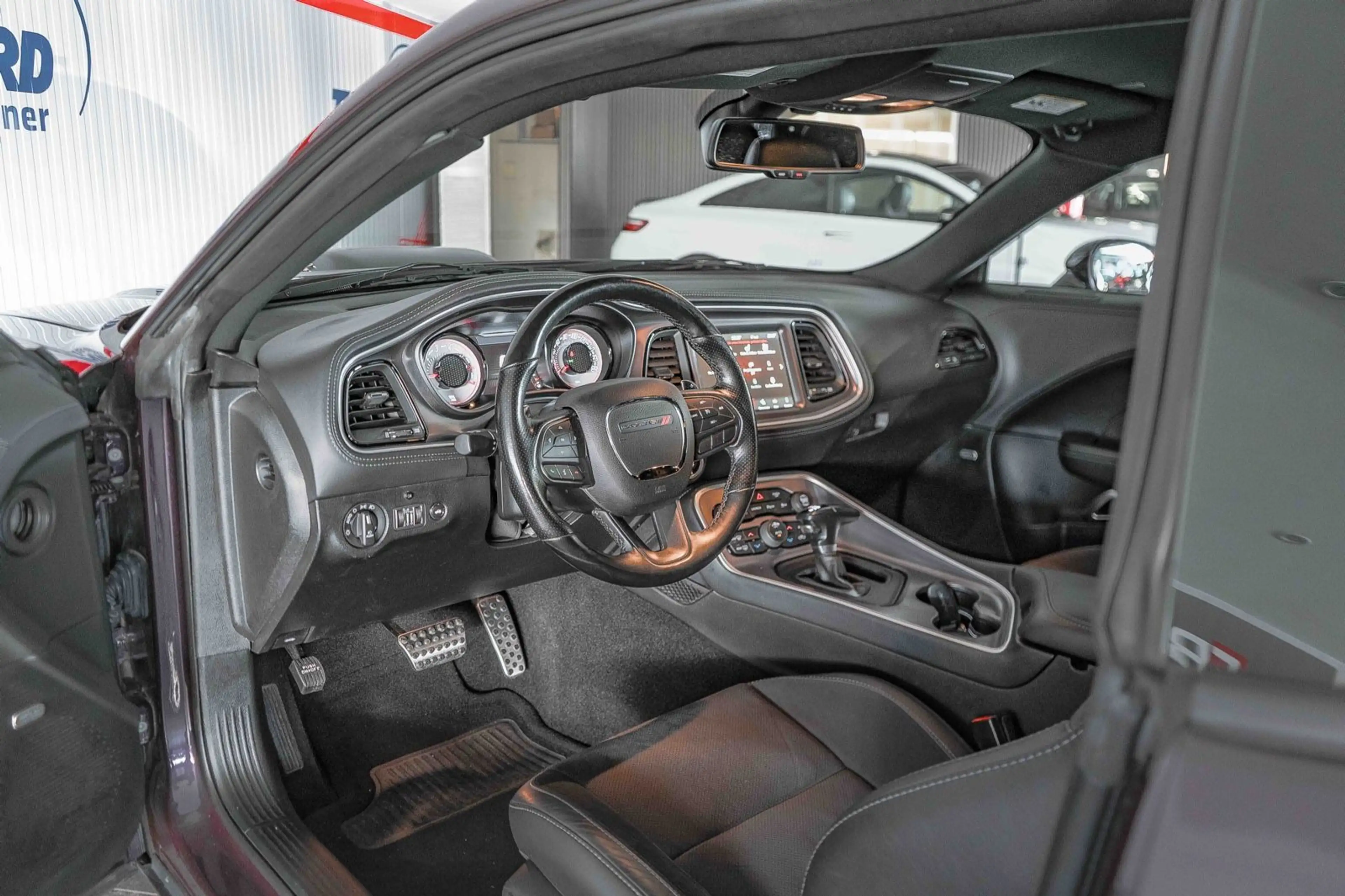 Dodge Challenger 6.4 V8 SRT WIDEBODY SCAT PACK SHAKER — photo 14
