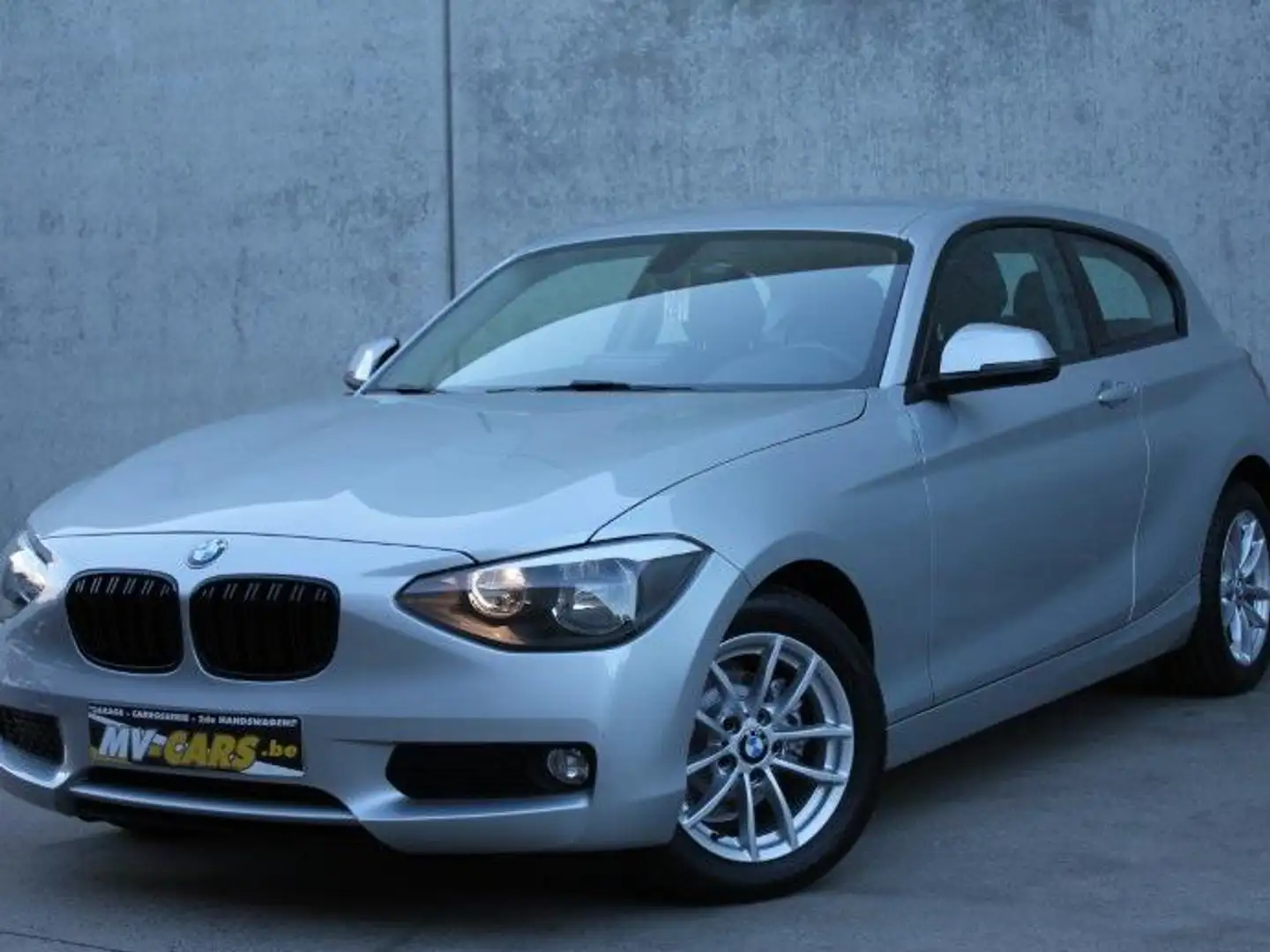 BMW 114 BMW 114i/ Pdc/Car play/Navi/multistuur Argent - 2