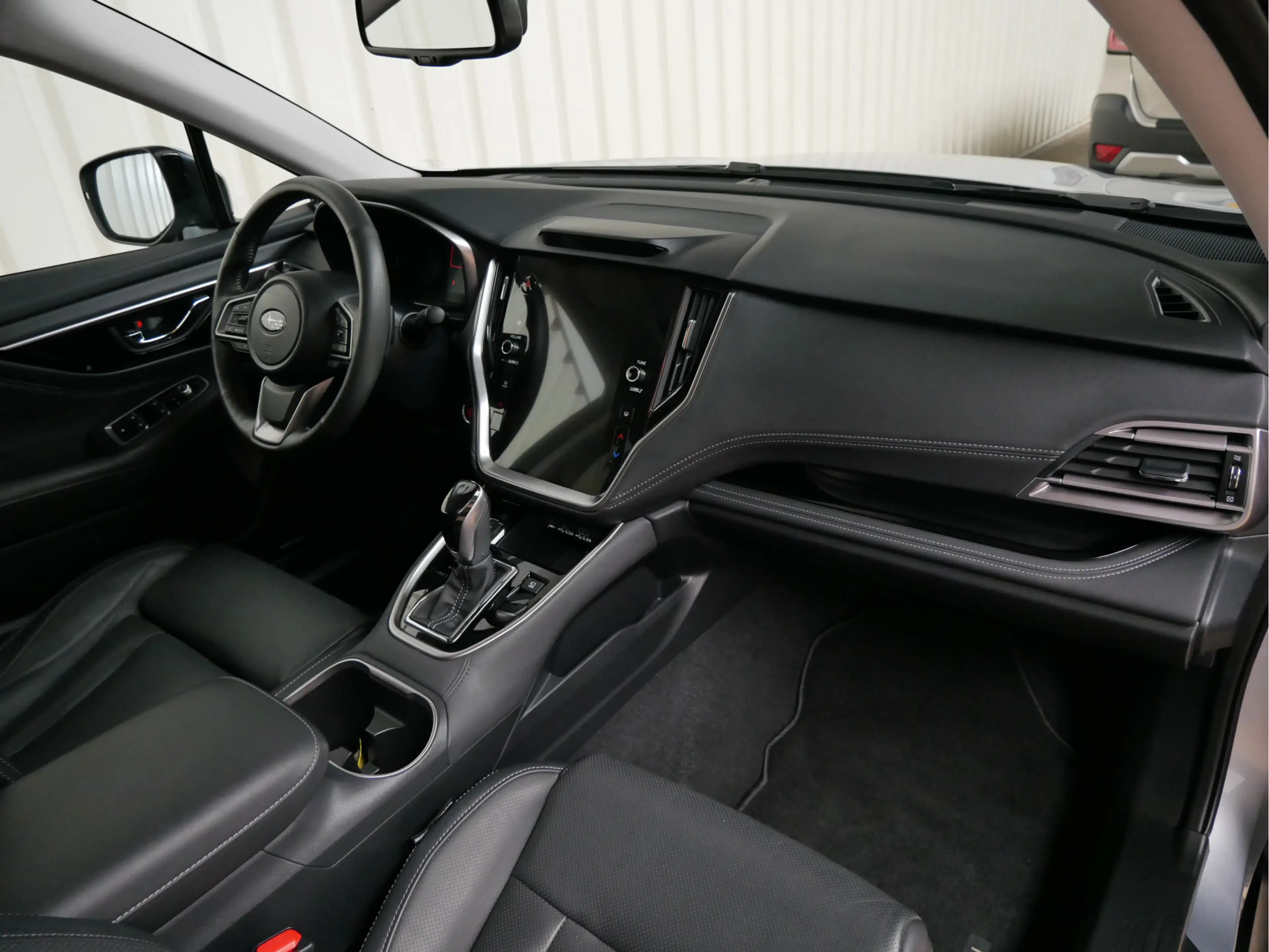 Subaru OUTBACK 2.5i Premium — photo 11