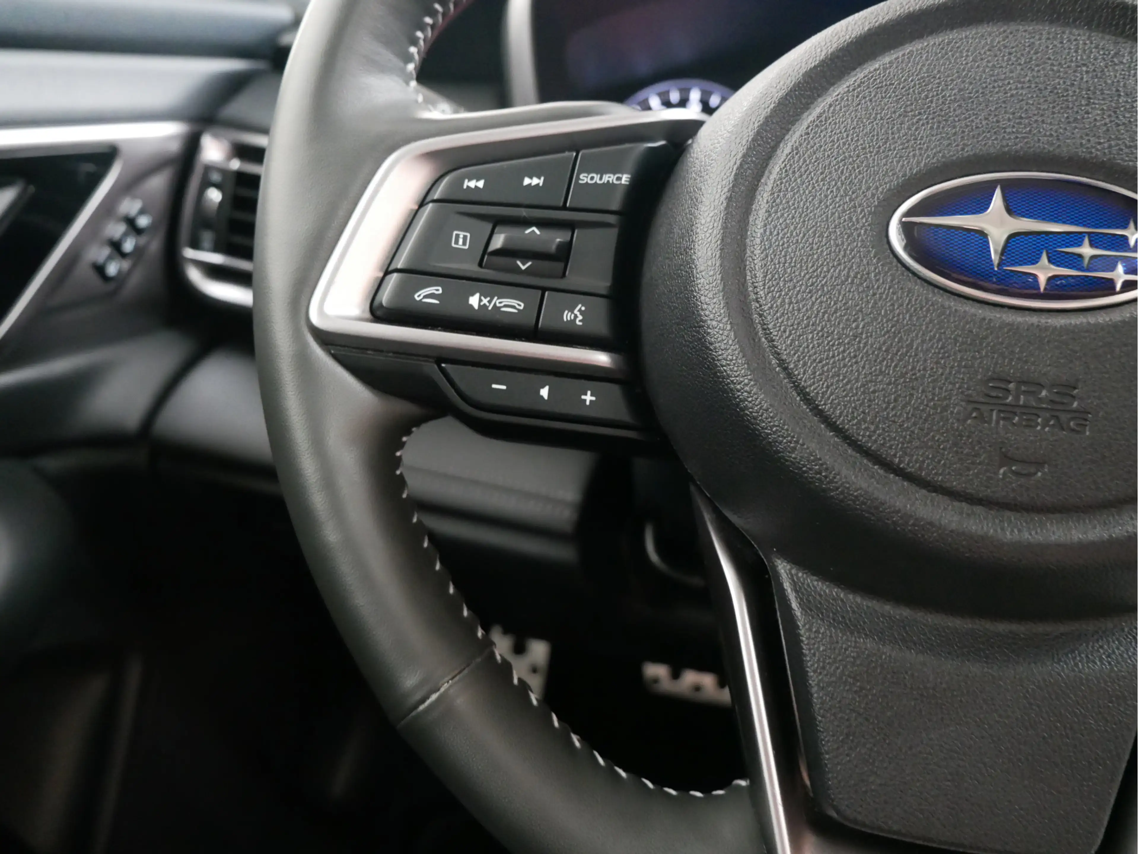 Subaru OUTBACK 2.5i Premium — photo 16
