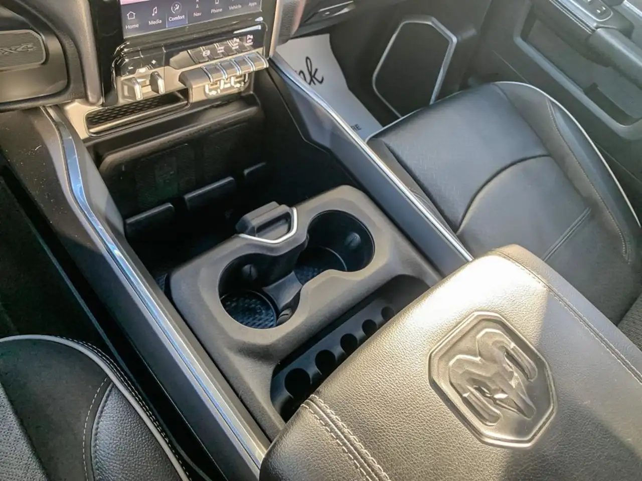RAM 2500 снимка RAM 2500