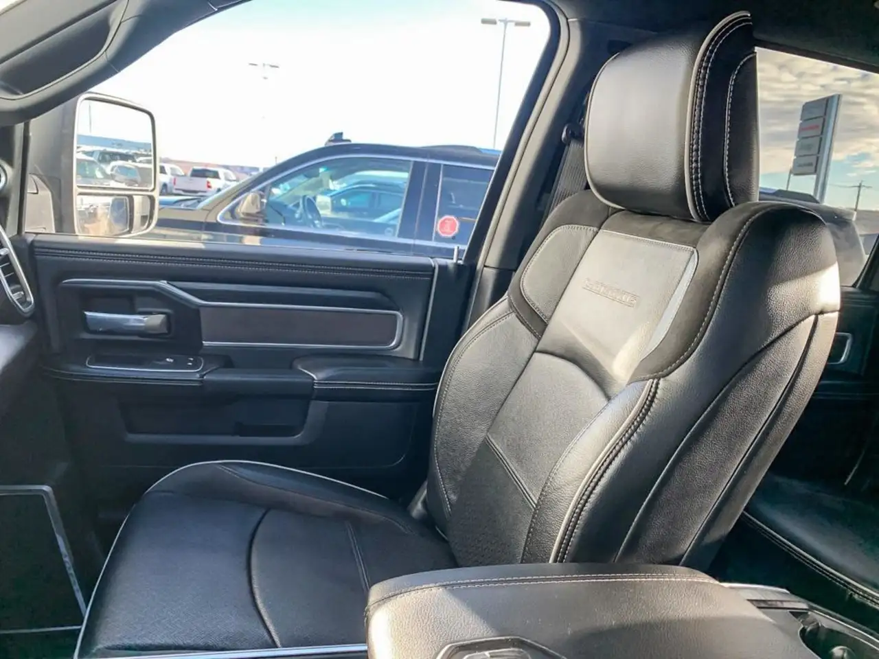 RAM 2500 снимка RAM 2500