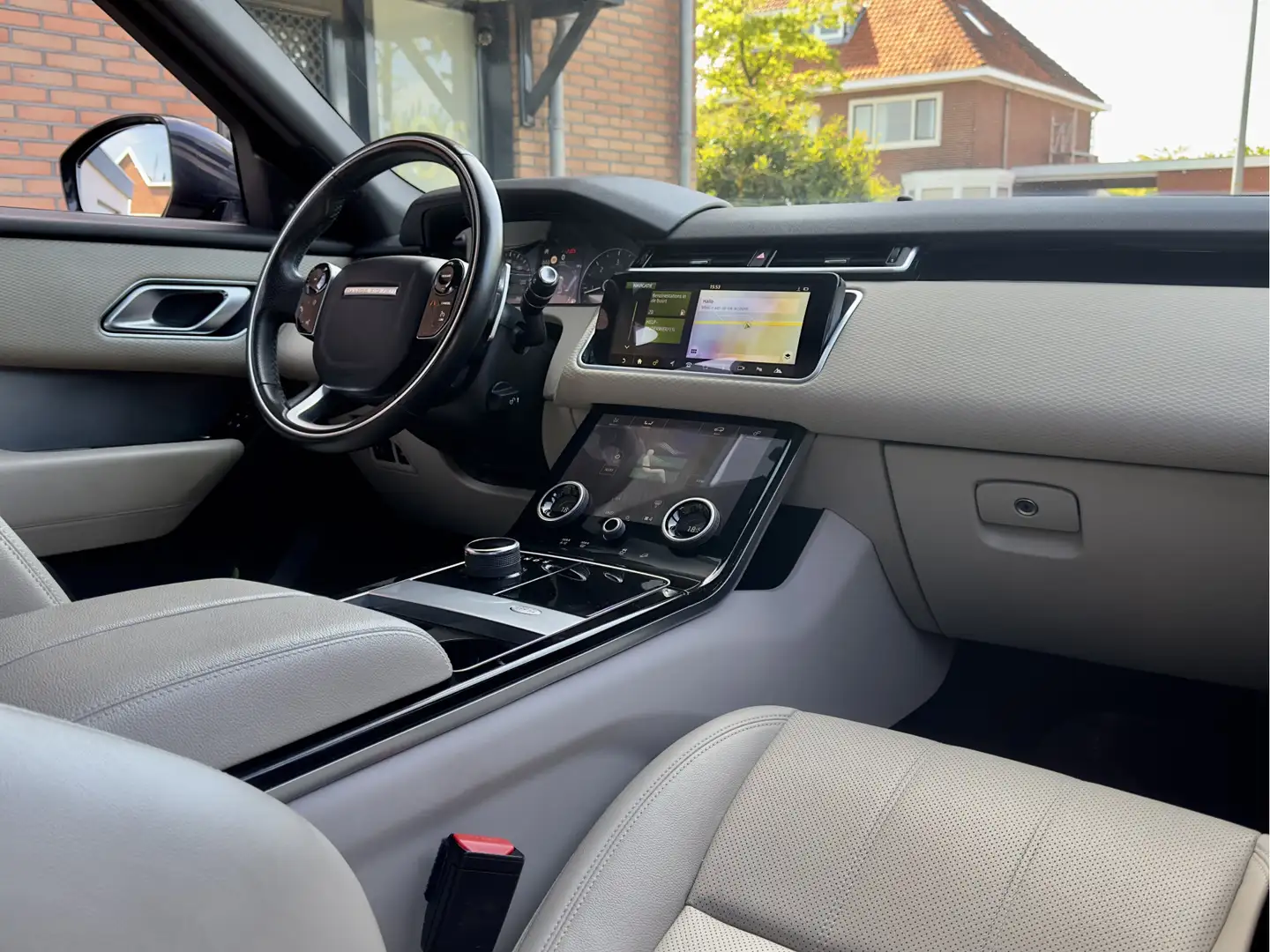 Land Rover Range Rover Velar 2.0 D AUT8 AWD R-DYNAMIC BLACK-EDITION LEDER NAVI Zwart - 2