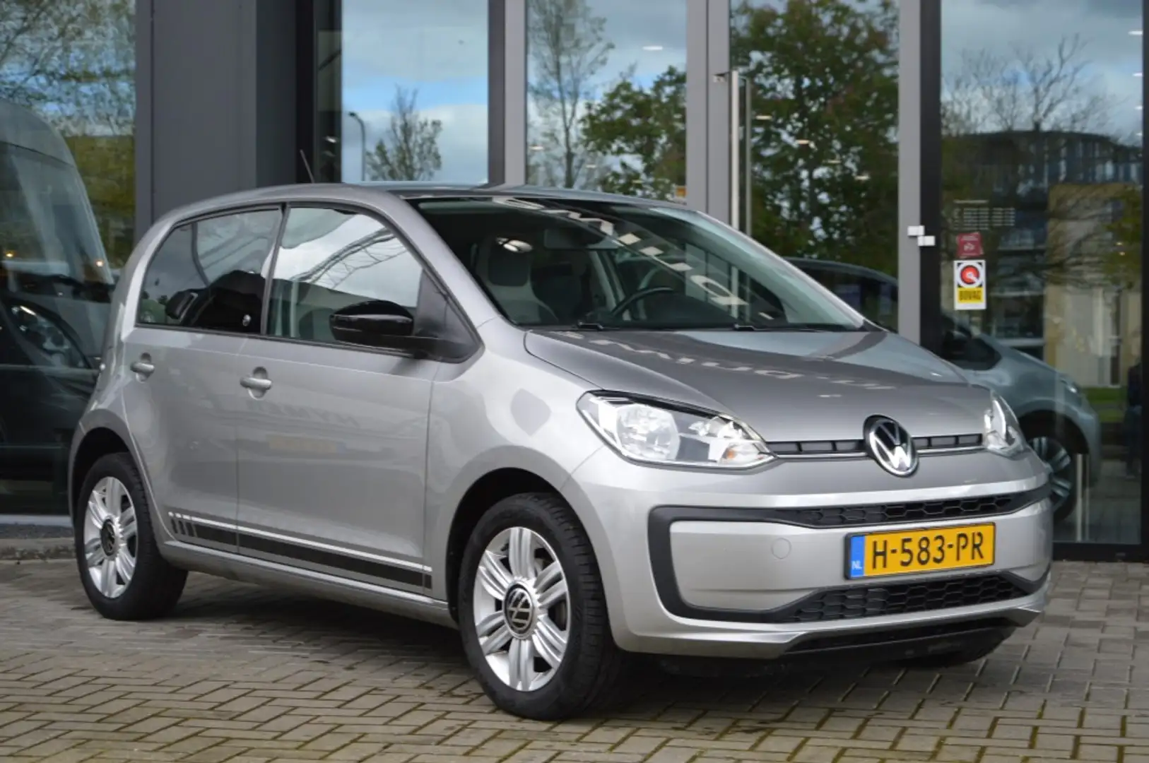 Volkswagen up! 1.0 Up! Beats/Clima/Bluetooth/Lichtmetaal/PrivacyG Grey - 2