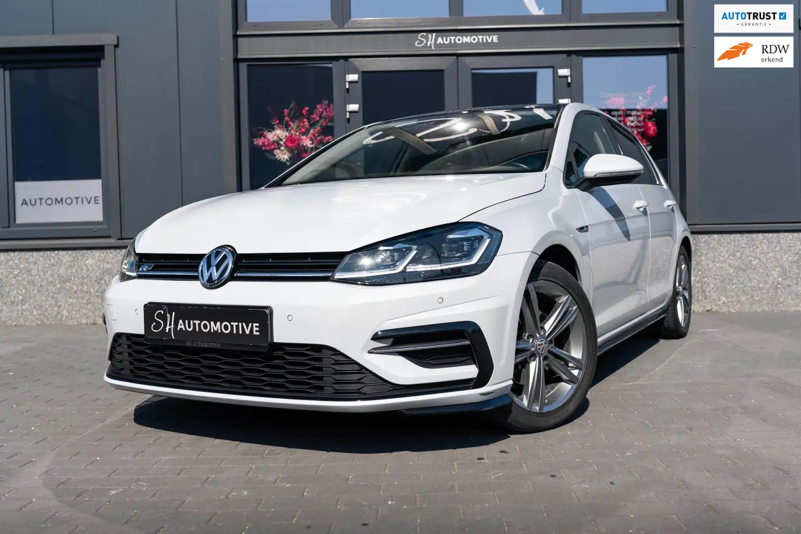 Volkswagen Golf 1.5 TSI Highline Business R / PANO / CARPLAY / DIG Blanc - 1