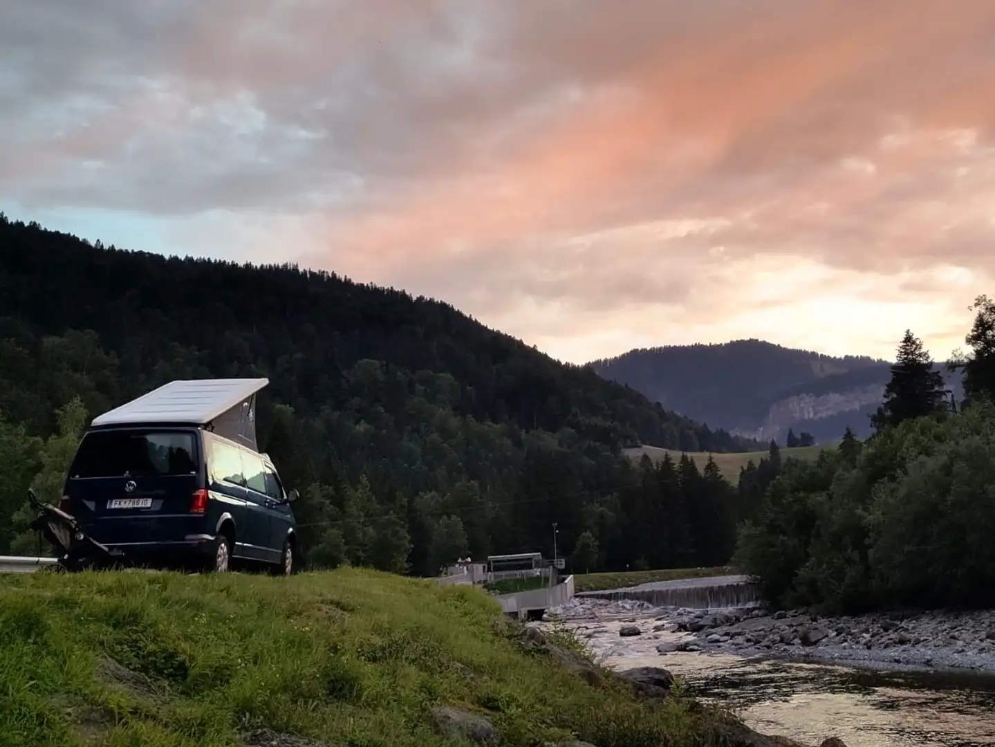 Volkswagen T6 Kombi Kombi LR 2,0 TDI BMT Blau - 1