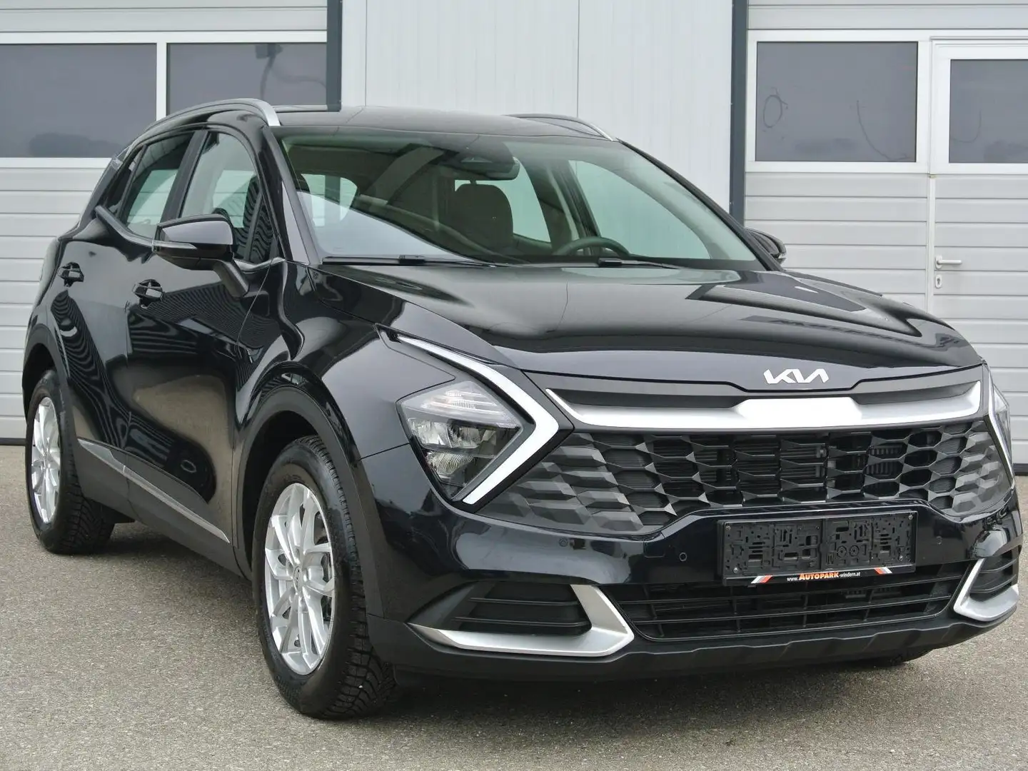 Kia Sportage 1.6 CRDi Silber *LED * NAVI * KAMERA *WIE NEU!! Schwarz - 1