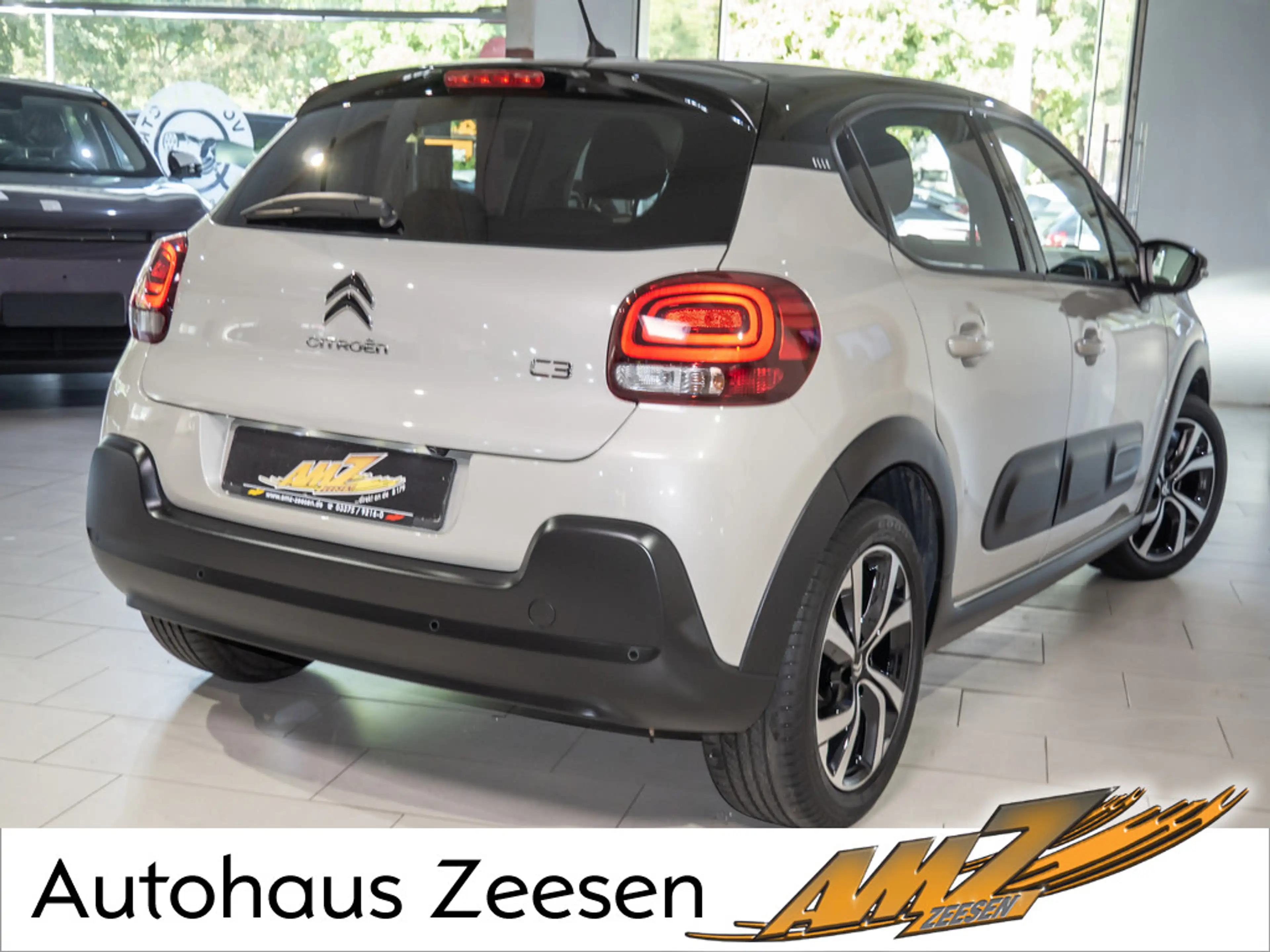 Citroen C3 PureTech 110 Elle SHZ NAVI KAMERA PDC LED — photo 3