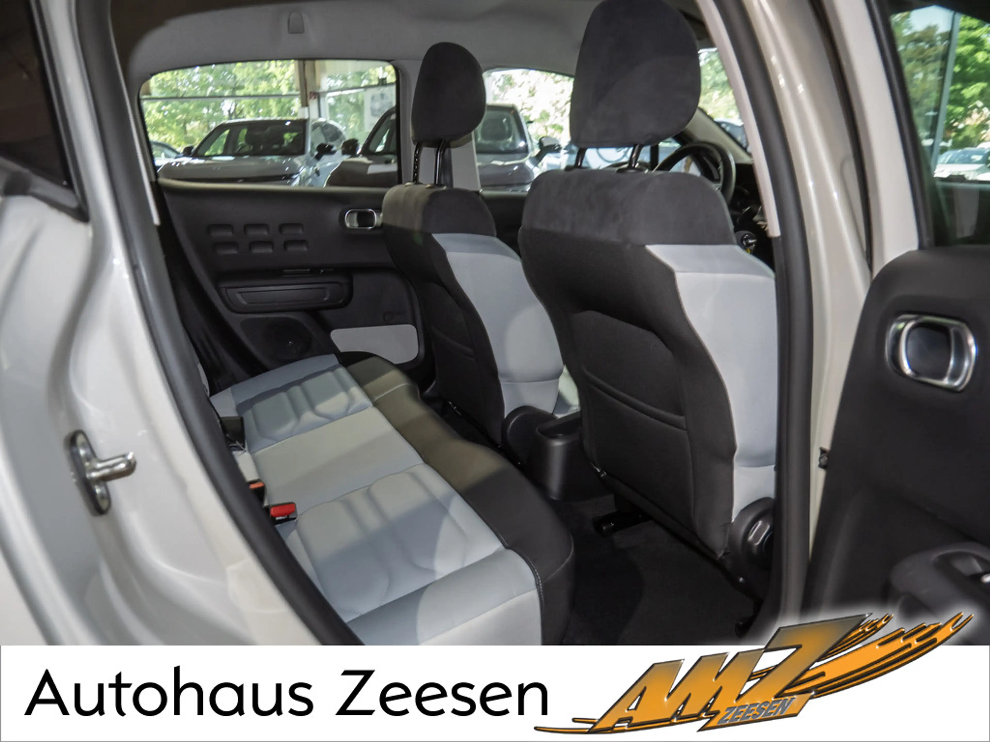 Citroen C3 PureTech 110 Elle SHZ NAVI KAMERA PDC LED — photo 4
