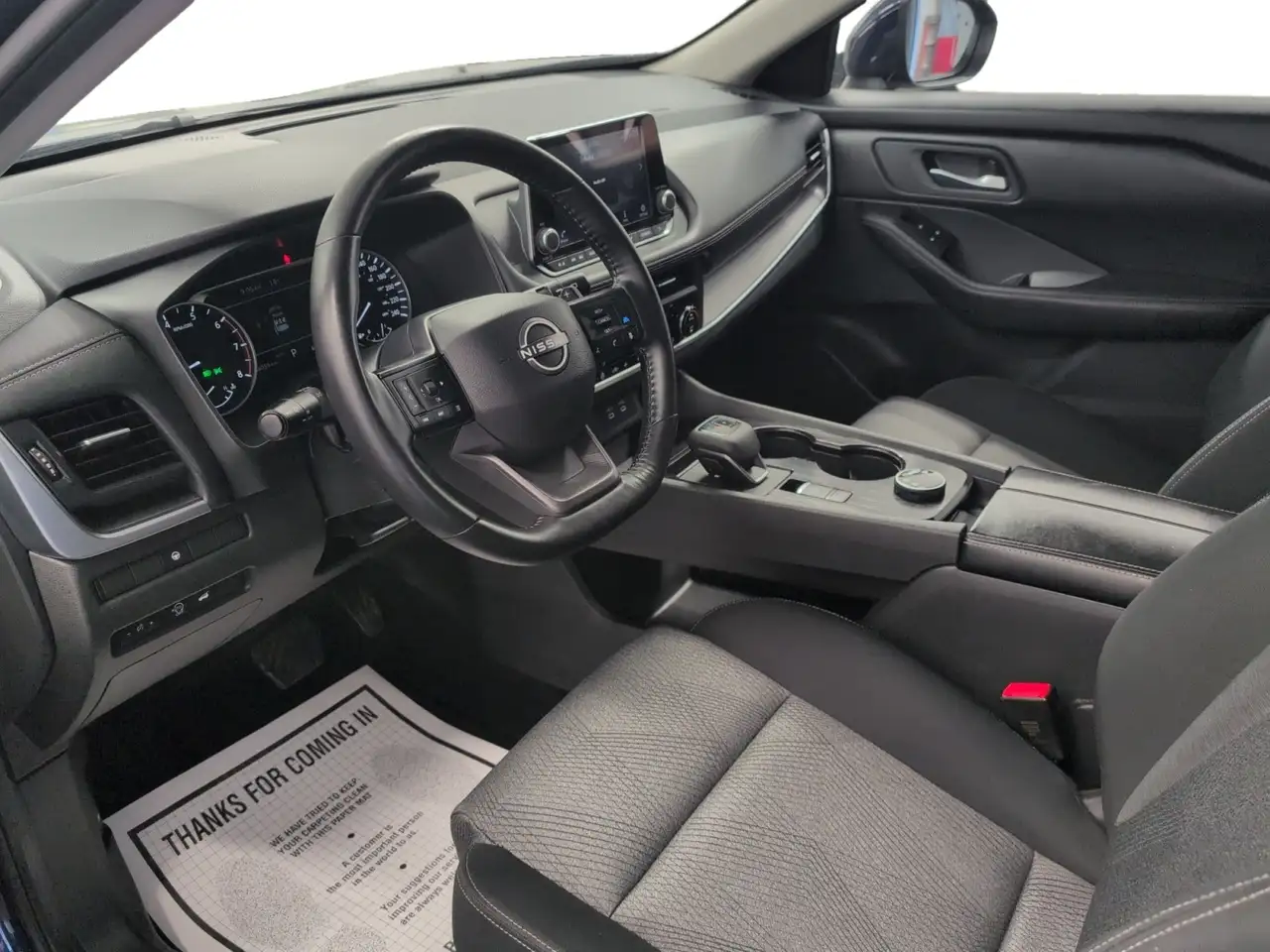 Nissan Rogue снимка Nissan Rogue