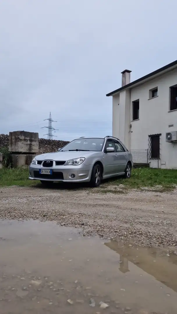 Subaru Impreza Impreza II 2005 SW 2.0 awd mt Argento - 1