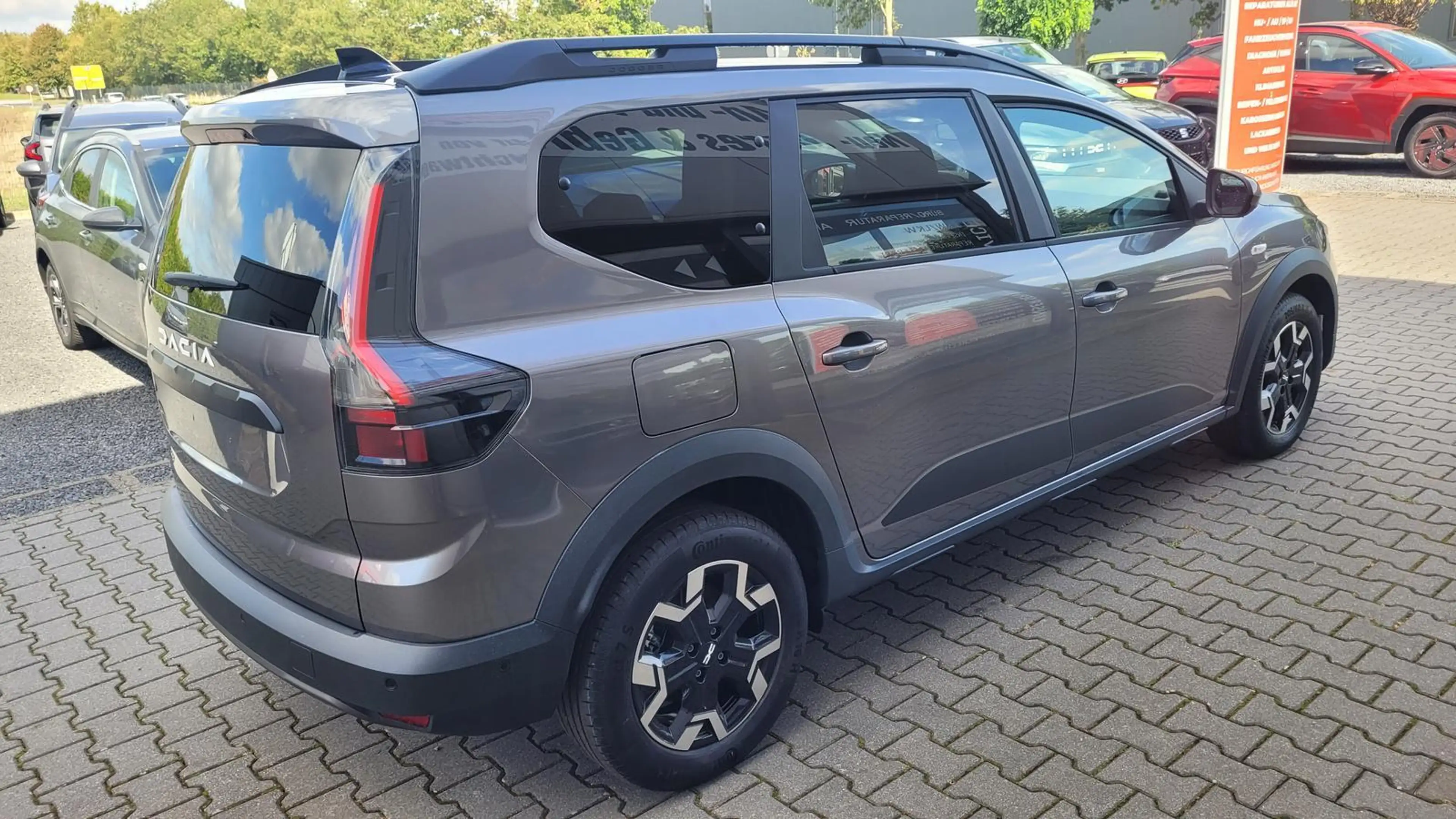 Dacia Jogger Journey Hybrid 155 Vollausstattung 7 Sitz 116 k... — photo 4