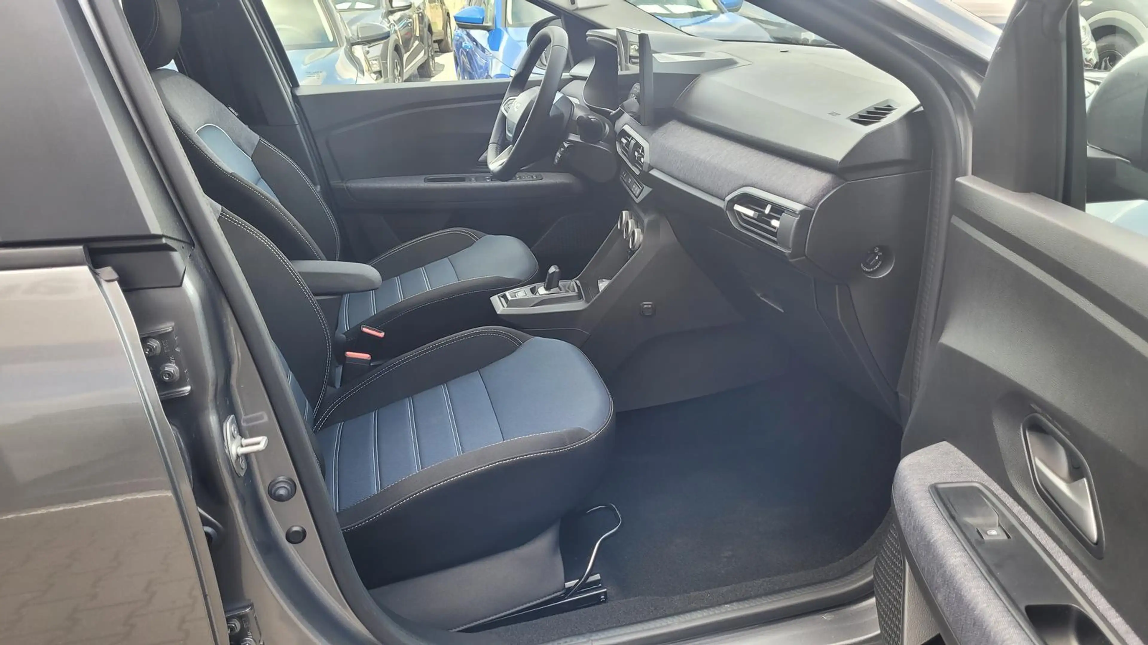 Dacia Jogger Journey Hybrid 155 Vollausstattung 7 Sitz 116 k... — photo 10