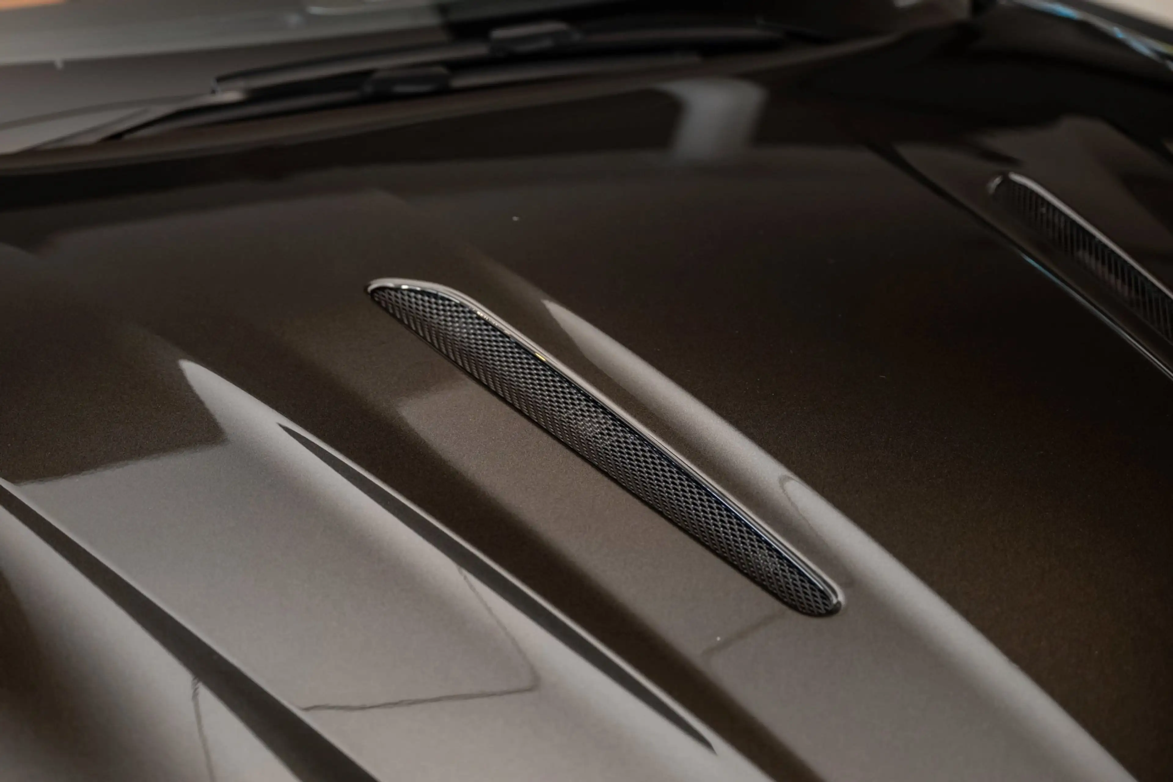 Aston Martin DB12 VOLANTE 4.0 V8 — photo 10
