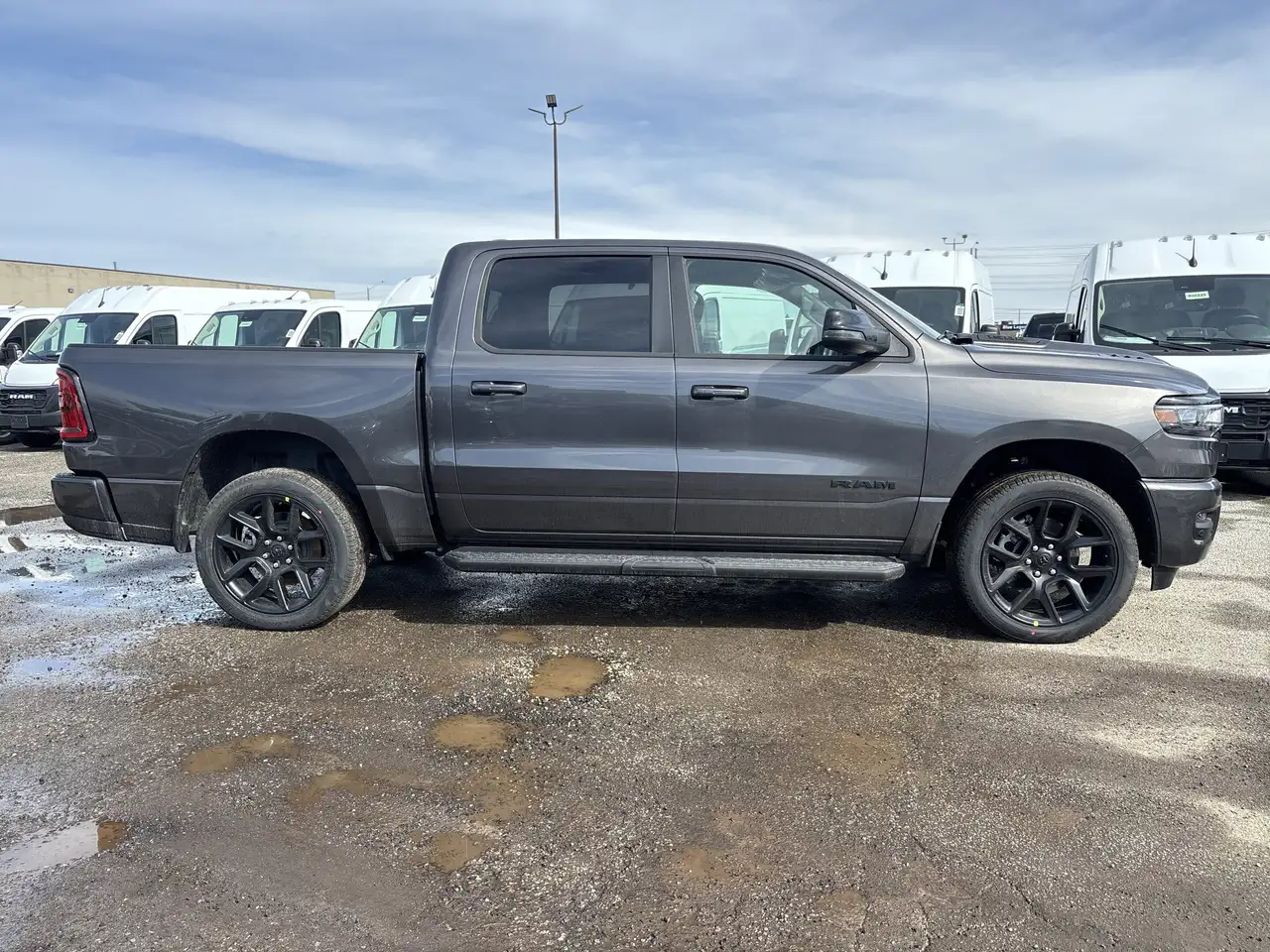 RAM 1500 снимка RAM 1500