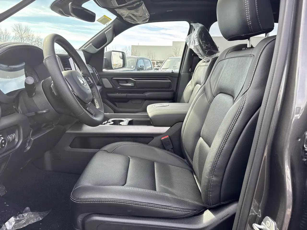 RAM 1500 снимка RAM 1500