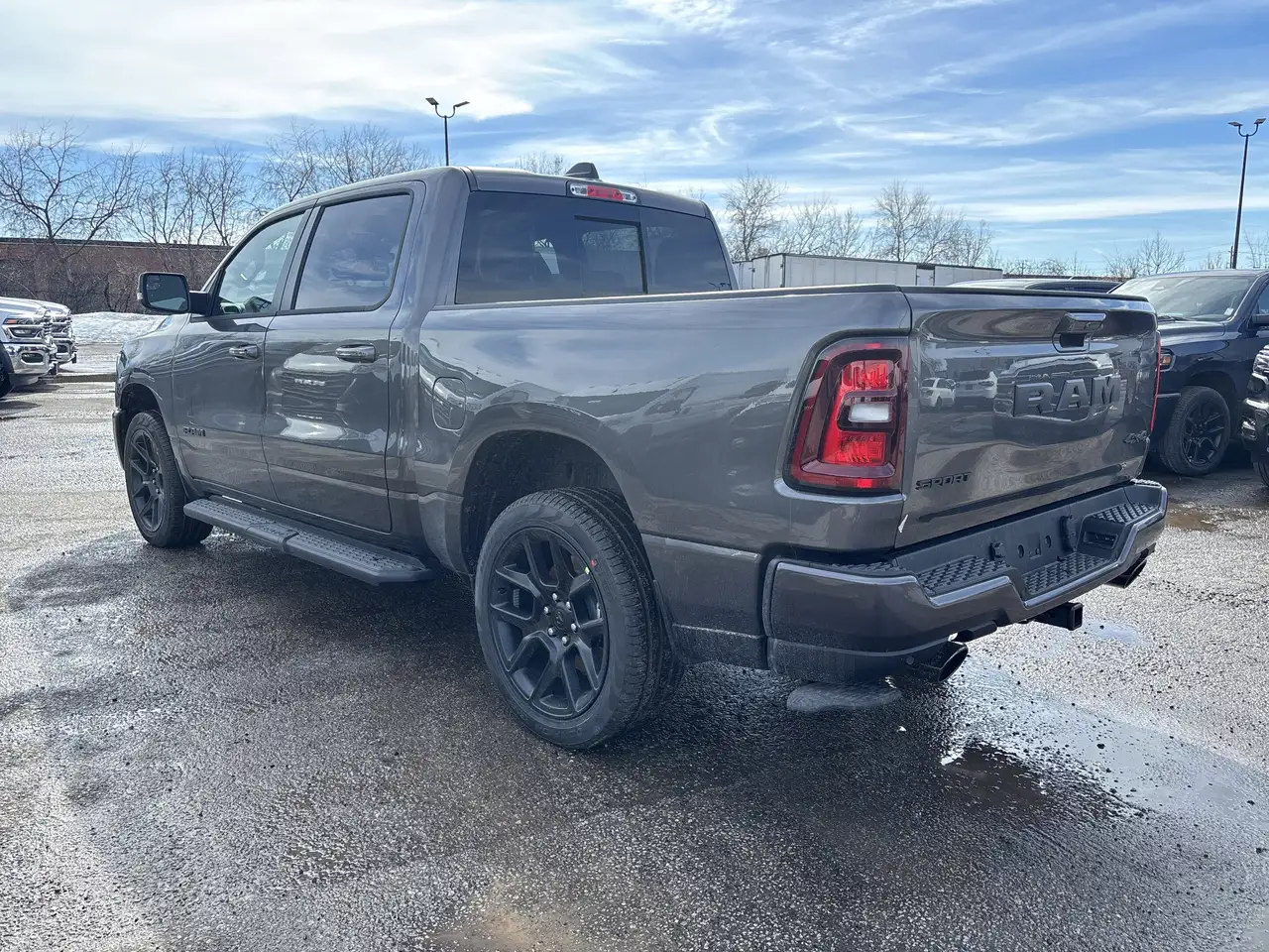 RAM 1500 снимка RAM 1500