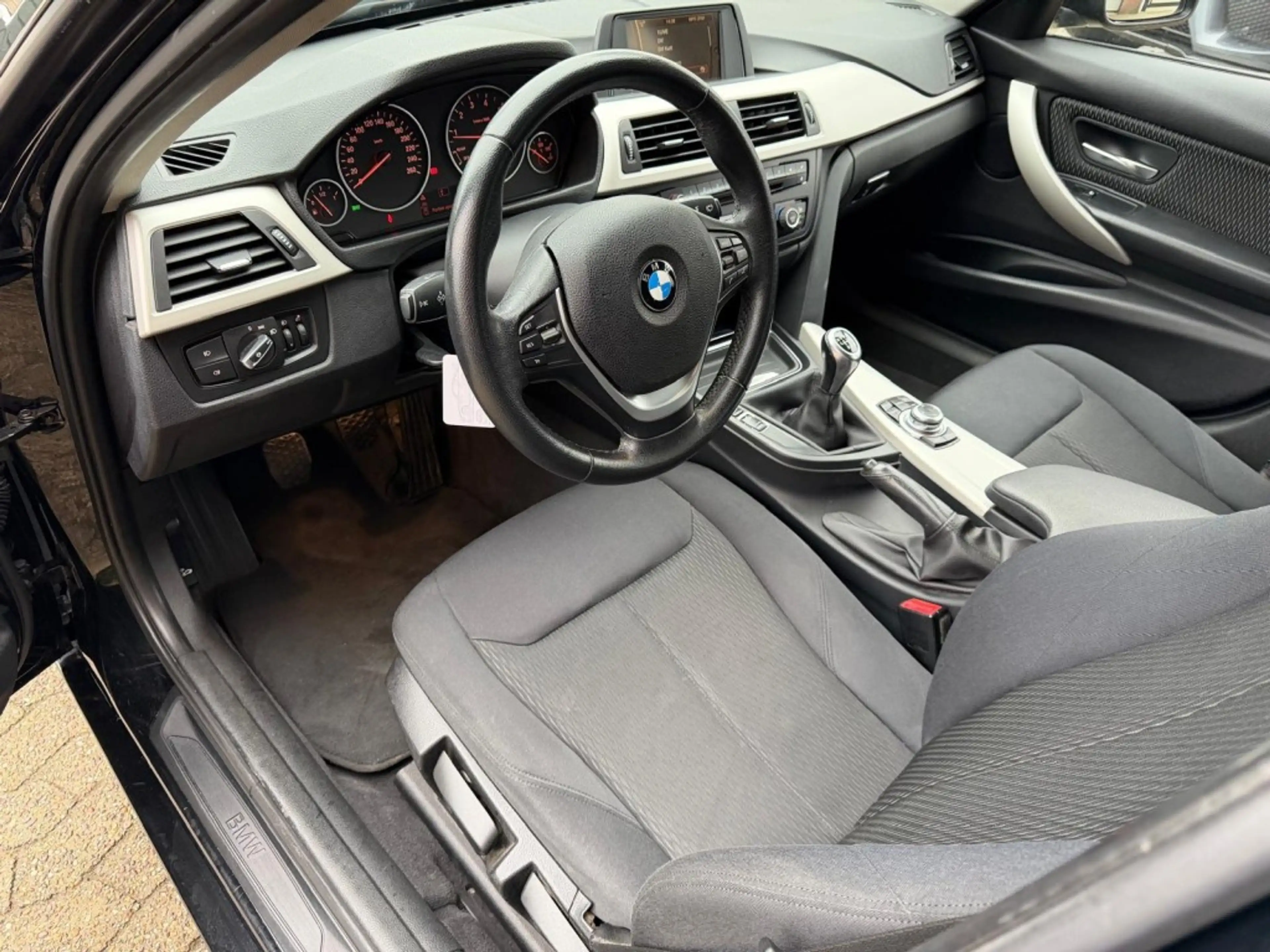 BMW 328 328i 2.0 Touring stoelverwarming trekhaak — photo 12