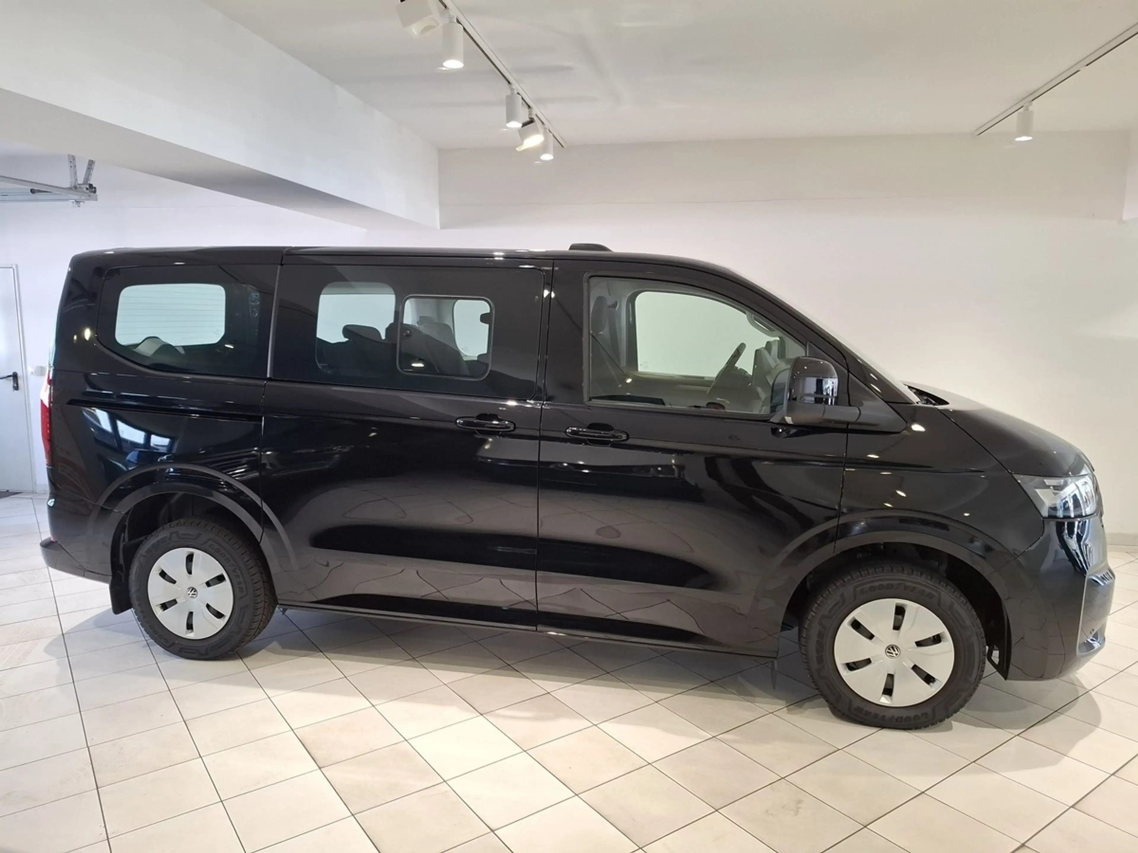 Volkswagen T7 Kombi 2.0 TDI DSG 5Sitze Kamera SHZ — photo 3