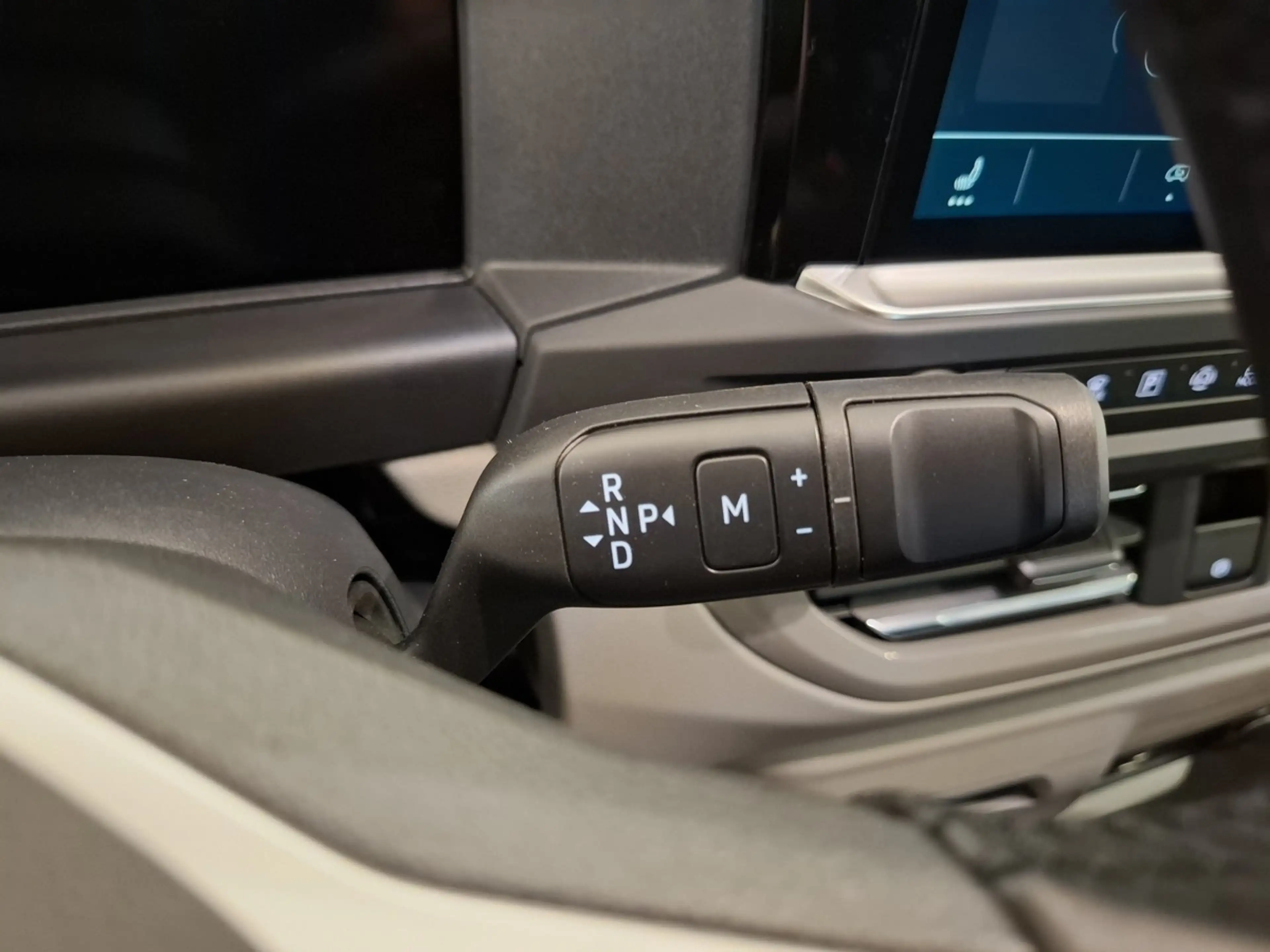 Volkswagen T7 Kombi 2.0 TDI DSG 5Sitze Kamera SHZ — photo 15