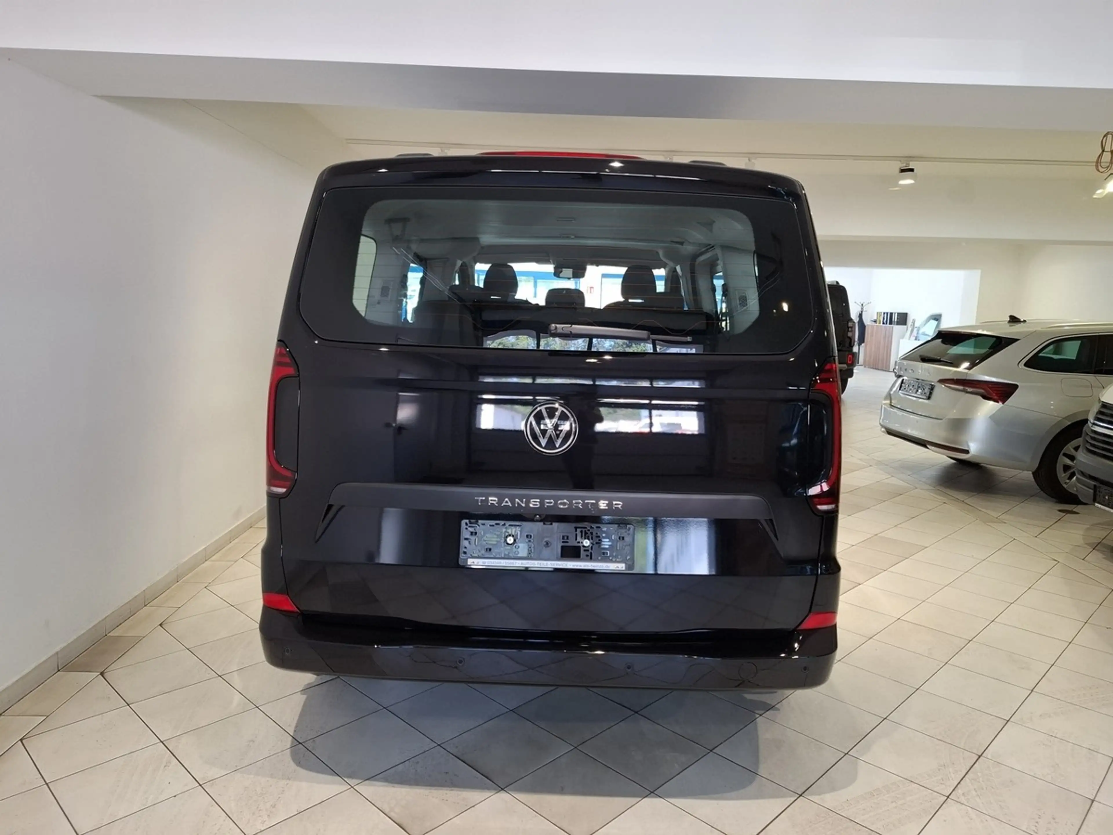 Volkswagen T7 Kombi 2.0 TDI DSG 5Sitze Kamera SHZ — photo 6