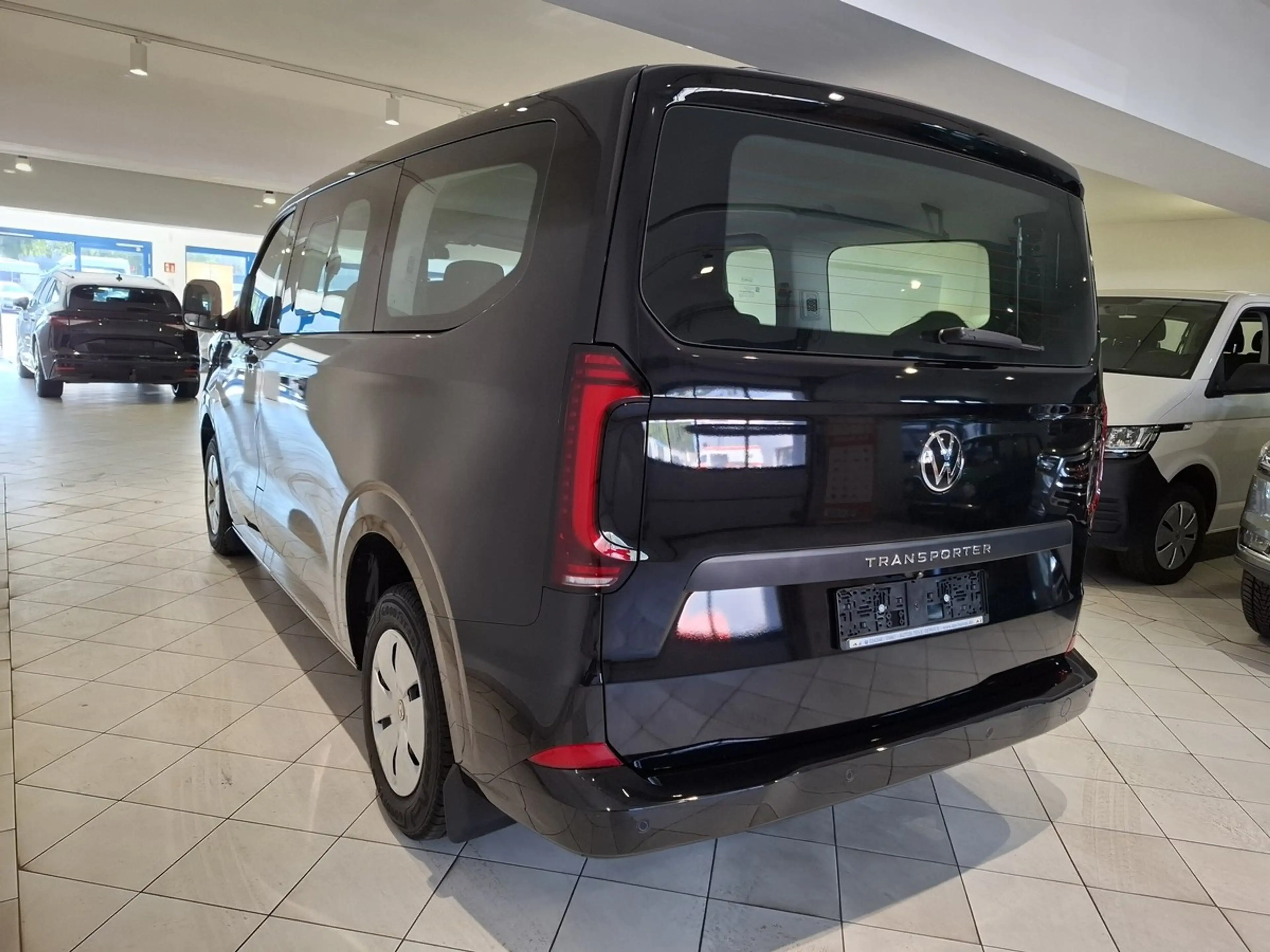 Volkswagen T7 Kombi 2.0 TDI DSG 5Sitze Kamera SHZ — photo 7