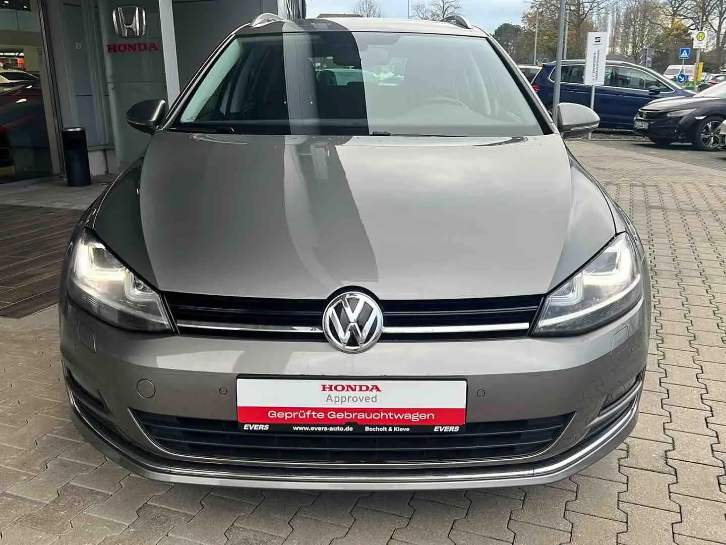 Volkswagen Golf Variant 1.4 TSI Lounge Navi Xenon PDC Sitzh. Gris - 2