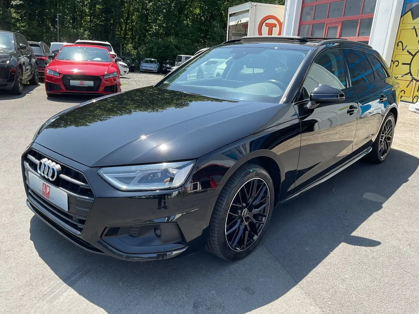 Audi A4 30 TDI advanced 2.0 TDI Aut. Navi Panorama Schwarz - 1