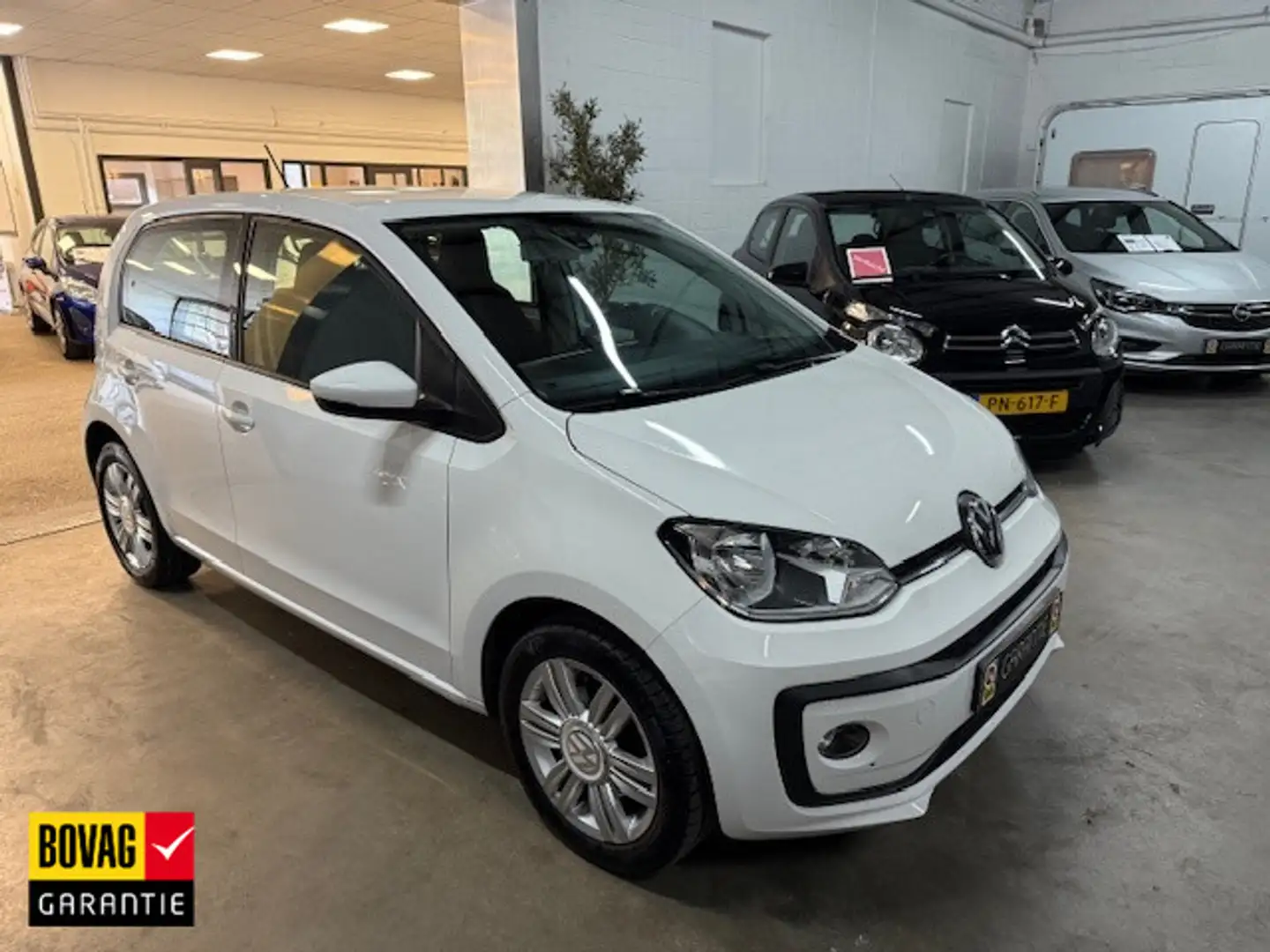 Volkswagen up! 1.0 BMT high up! Weiß - 1