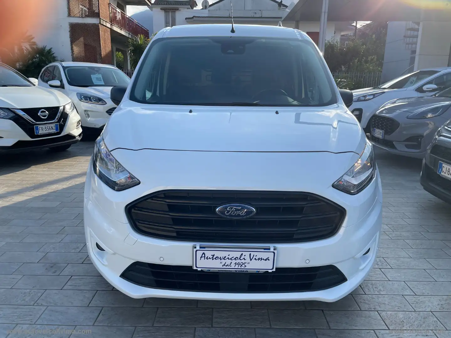 Ford Transit Connect Tran.Con. 240 1.5TDCi 120 PL Furg. Trend 3 POSTI Blanc - 2