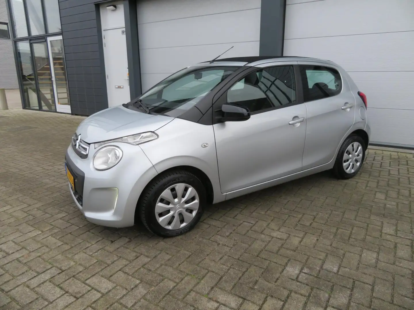 Citroen C1 1.0 e-VTi Airscape Cool 5 deurs Grijs - 2