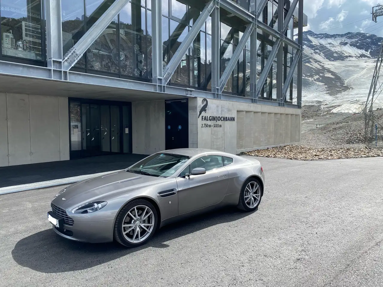 Aston Martin Vantage