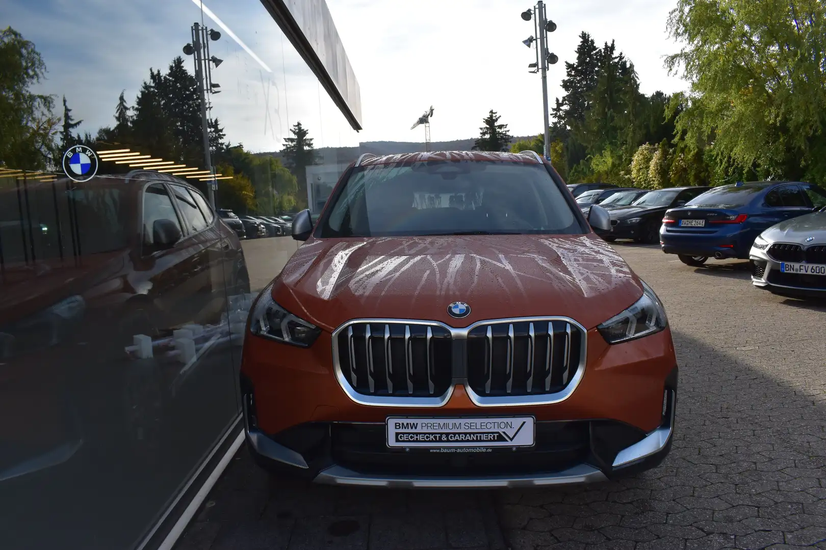 BMW X1 sDrive20i xLine DAB LED Pano.Dach Komfortzg. Orange - 2