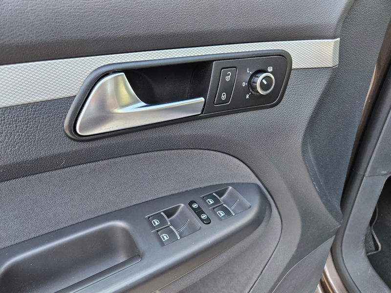 Volkswagen Touran Life BMT — photo 12