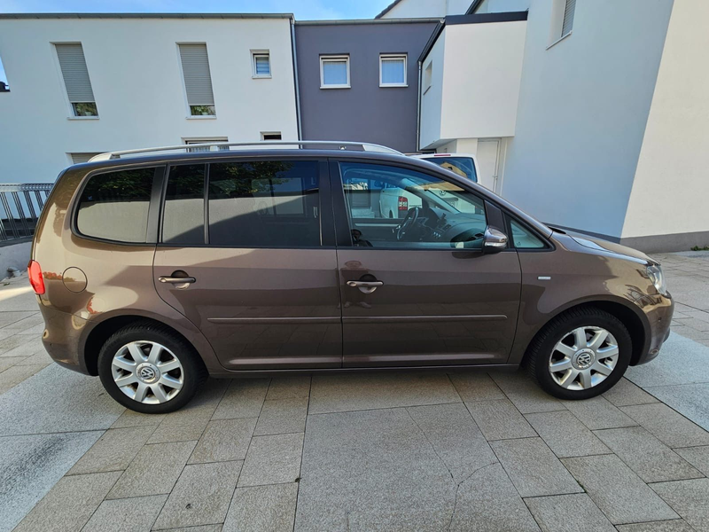 Volkswagen Touran Life BMT — photo 8