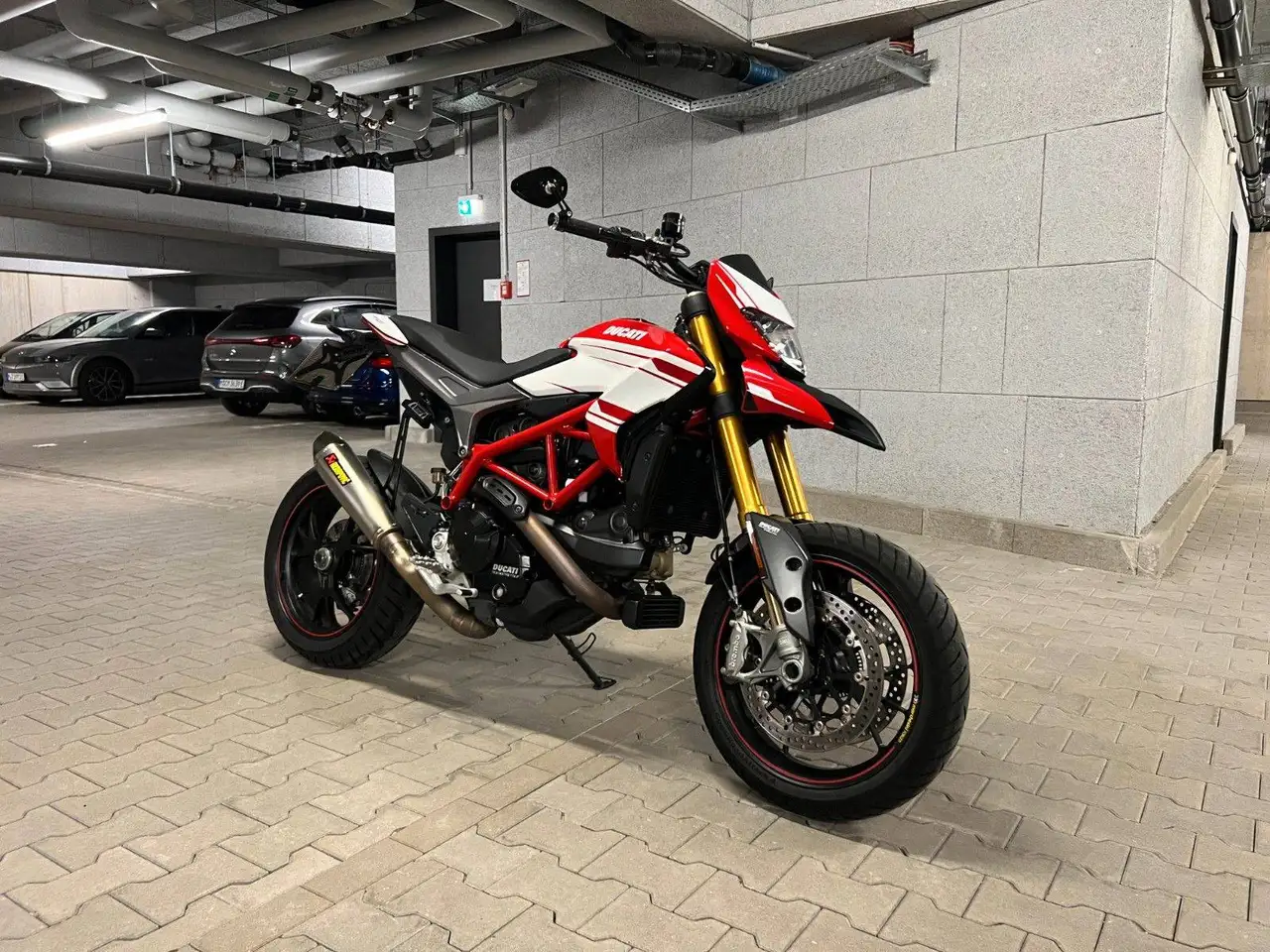 Ducati Hypermotard 939