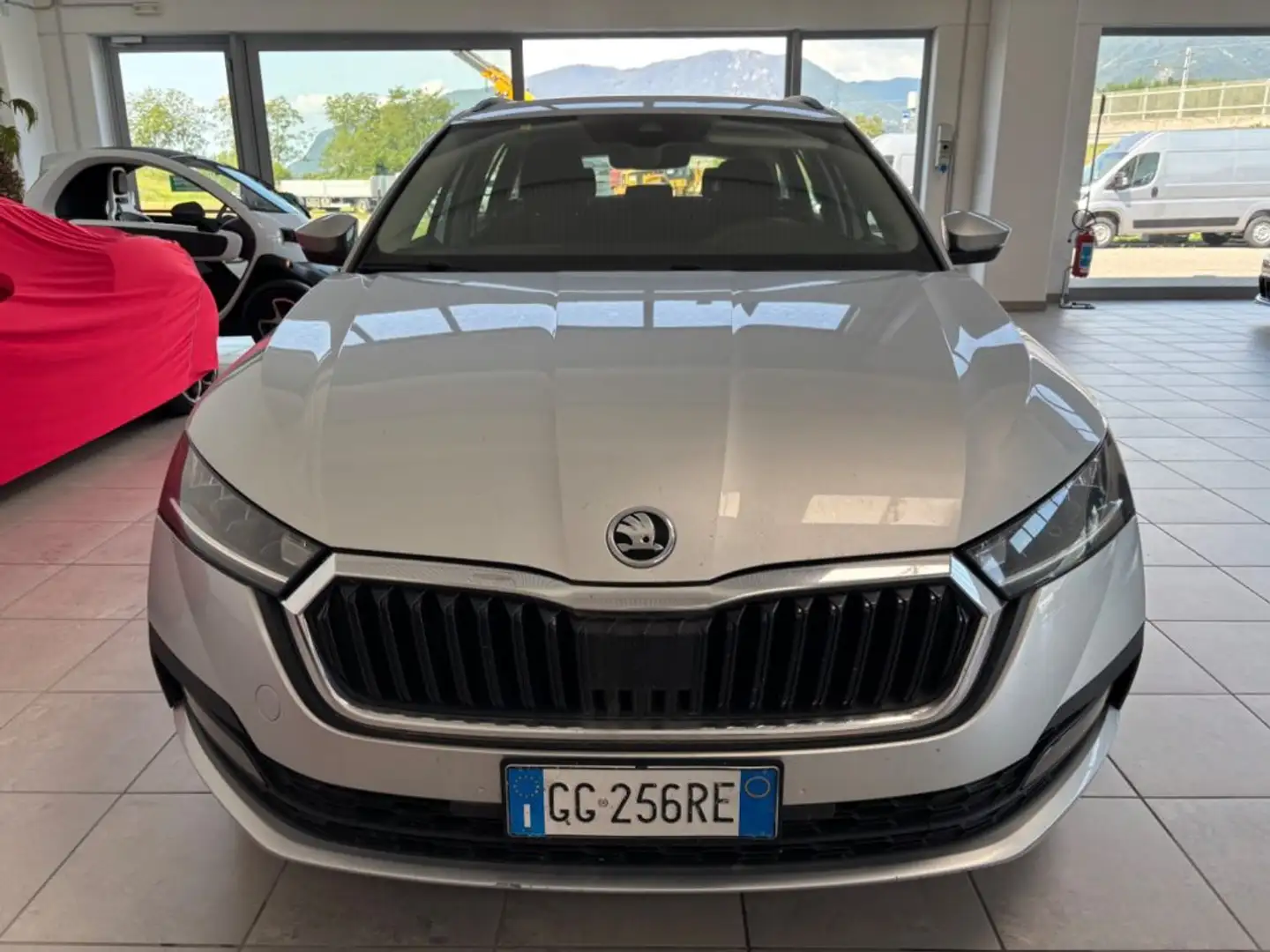 Skoda Octavia 2.0 TDI EVO SCR 150 CV DSG Wagon Executive Argento - 2