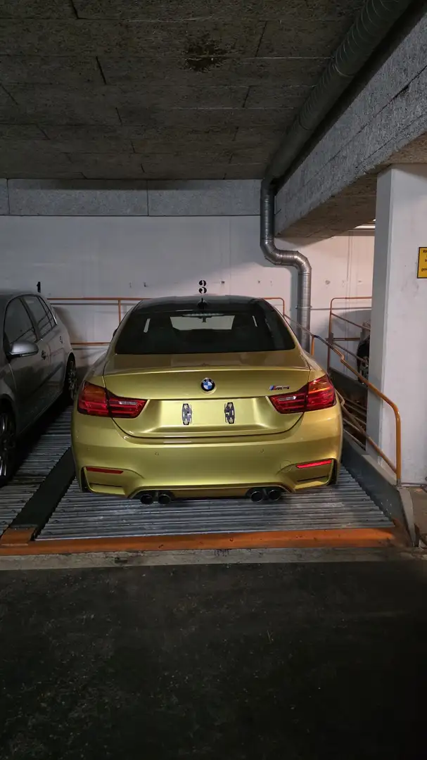 BMW M4 M-DKG Coupe Aut. Gelb - 2