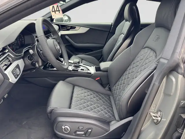 Audi A5 view 9