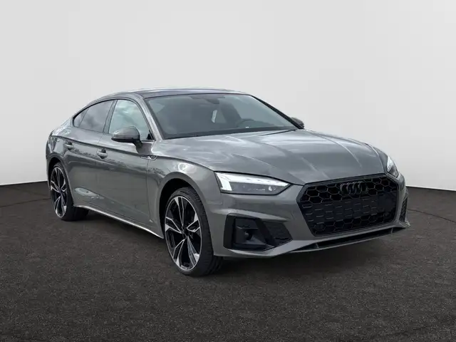 Audi A5 view 4