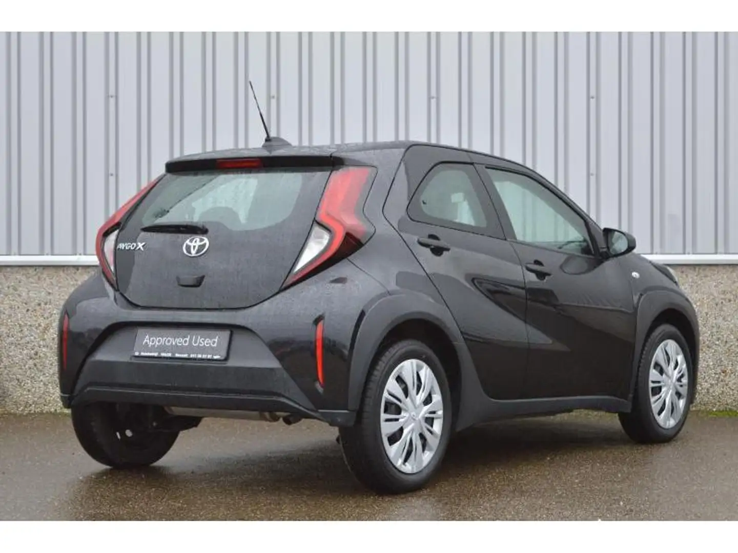 Toyota Aygo X Play / Comfort Pack ! Zwart - 2